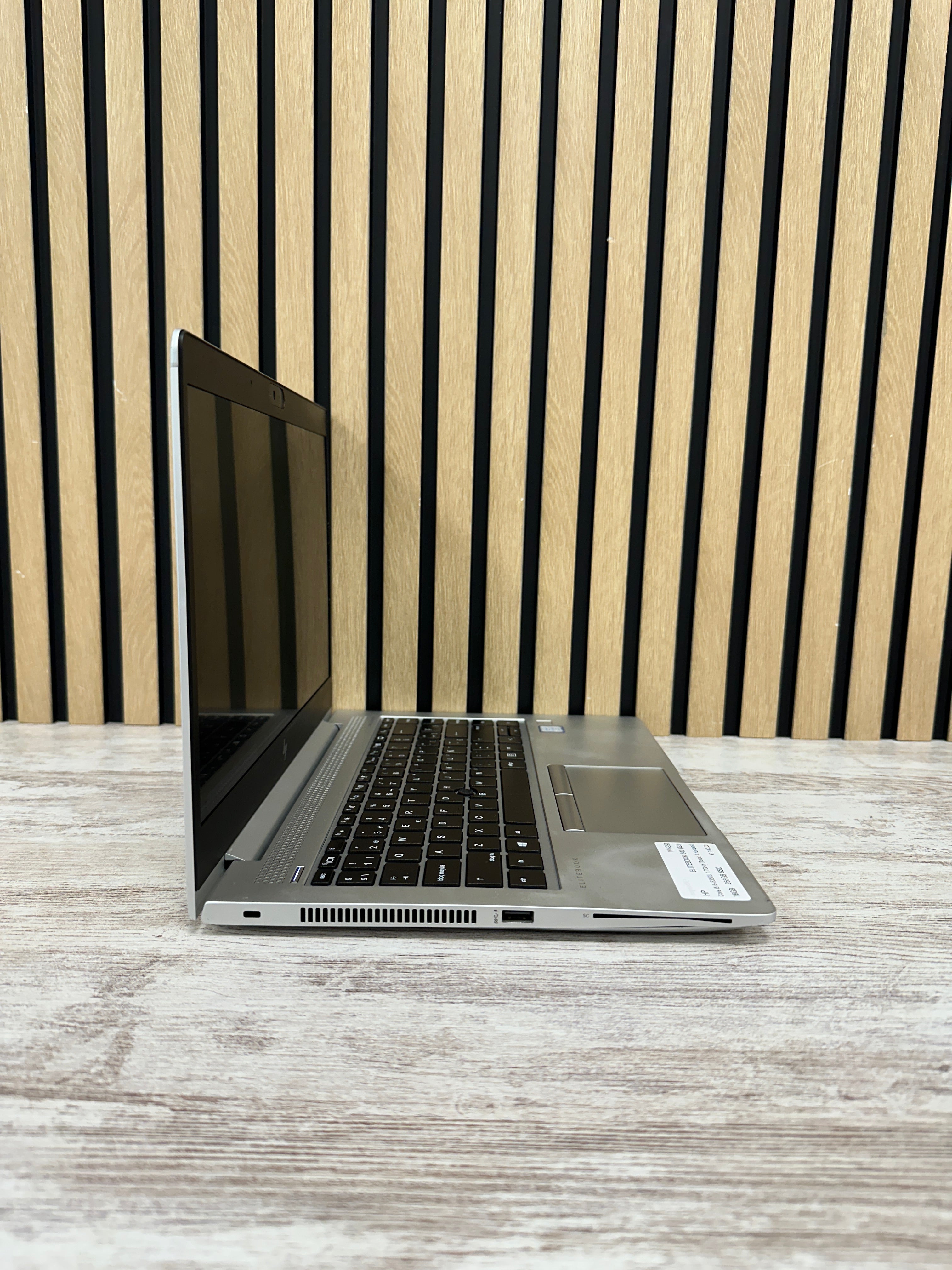 HP ELITEBOOK 840 (G5) Core i5 i5-8350U 1.7GHz (Total: 4 núcleos) 16GB 256GB SSD 14"