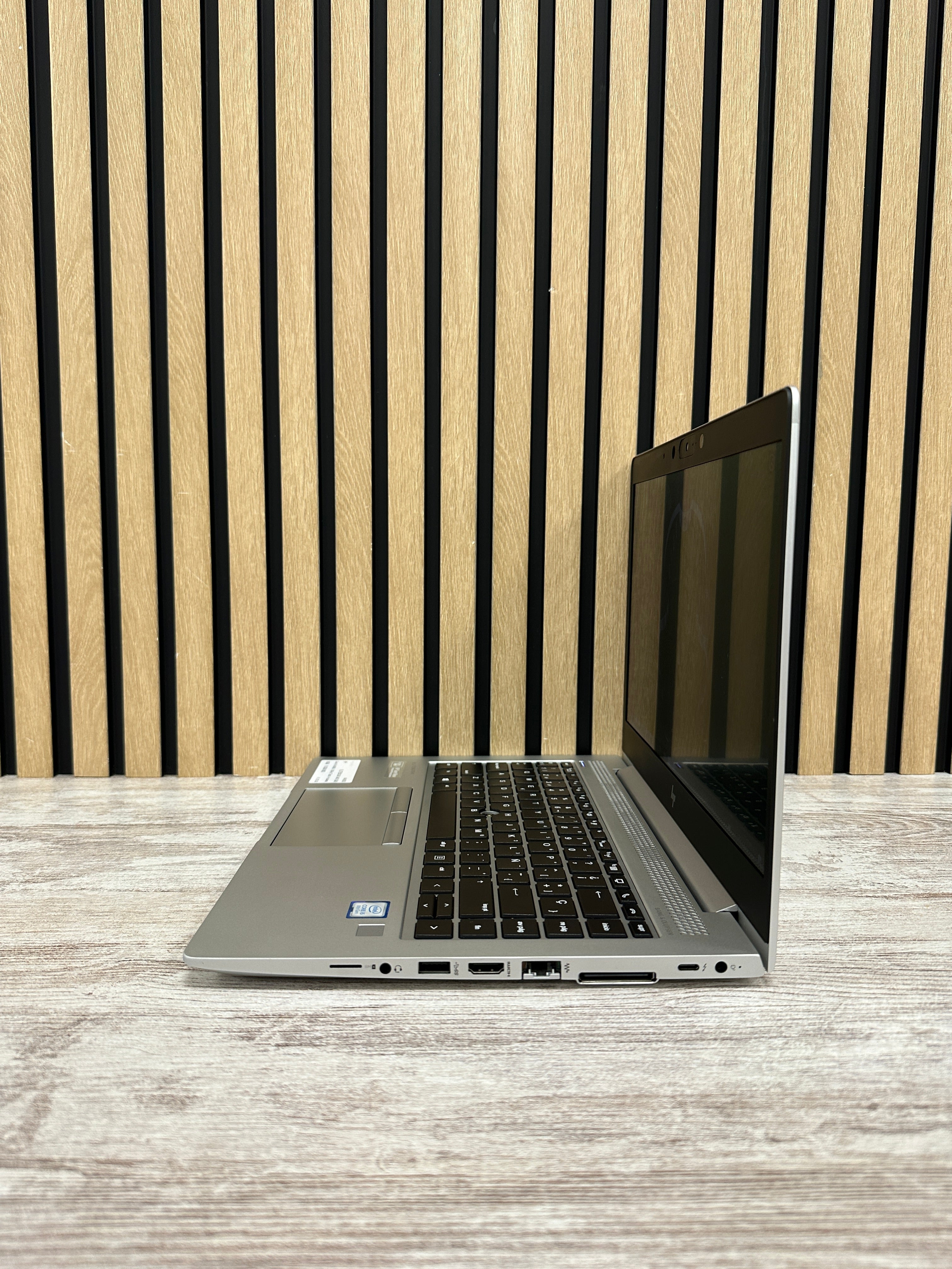 HP ELITEBOOK 840 (G6) Core i5 i5-8365U 1.6GHz (Total: 4 núcleos) 16GB 512GB SSD 14"