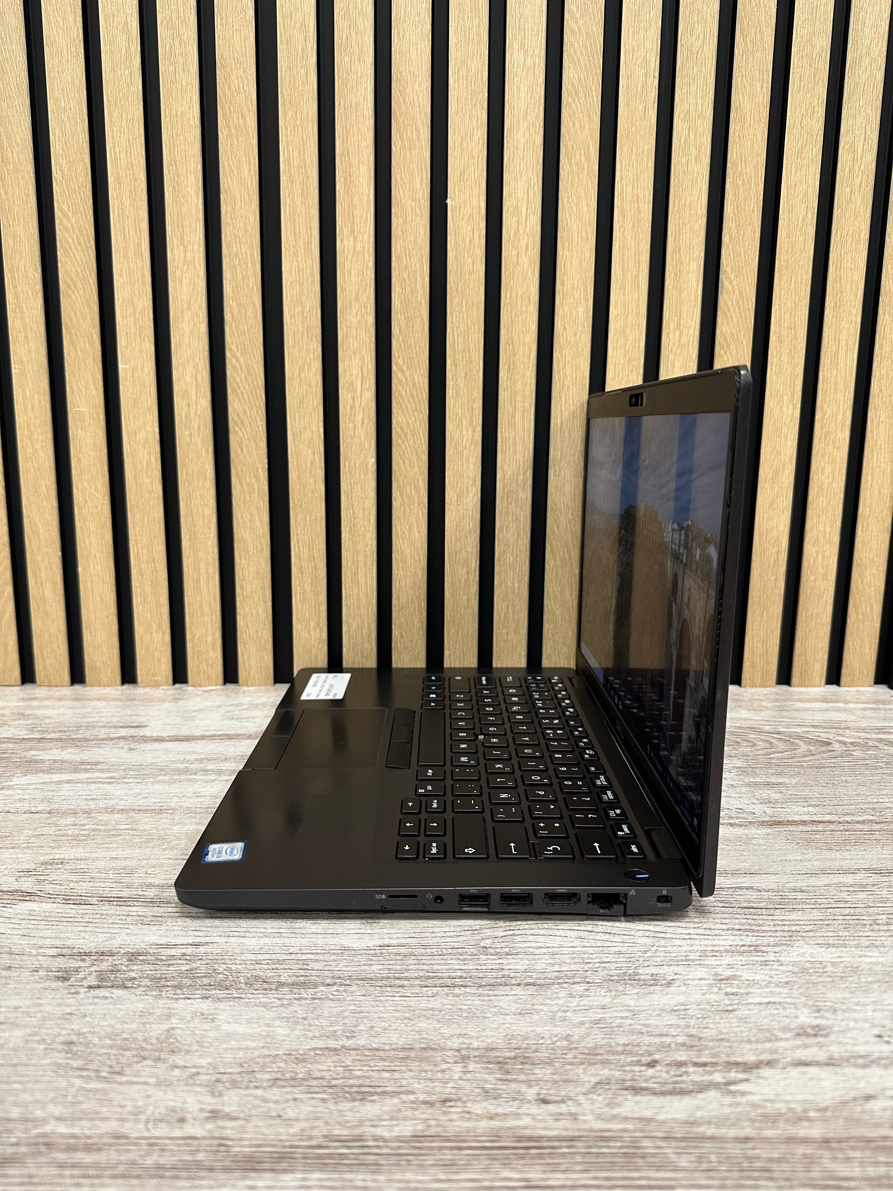 DELL LATITUDE 5400 Core i5 i5-8365U 1.6GHz (Total: 4 núcleos) 16GB 512GB SSD 14"