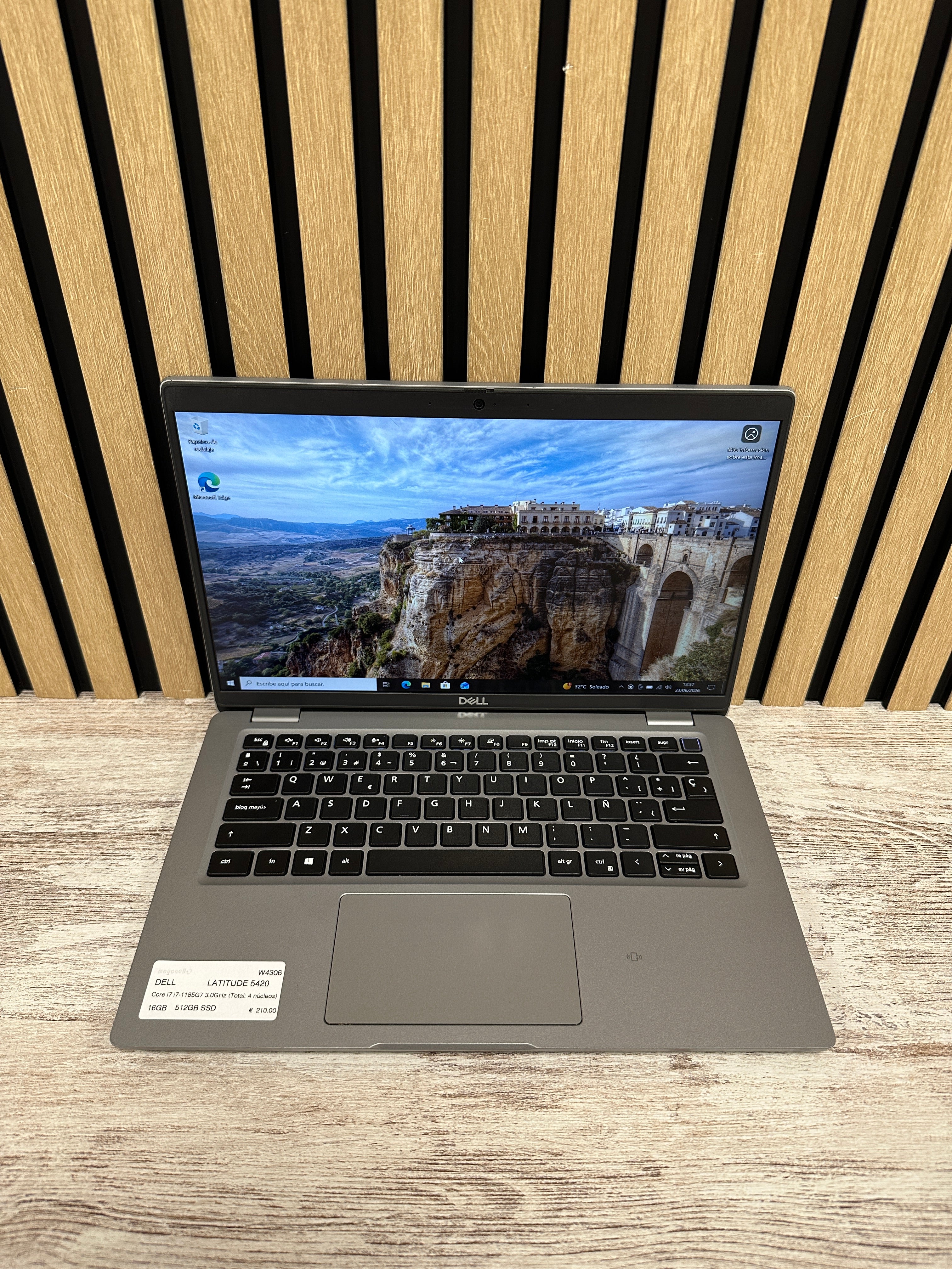 DELL LATITUDE 5420 Core i7 i7-1185G7 3.0GHz (Total: 4 núcleos) 16GB 512GB SSD 14.0"
