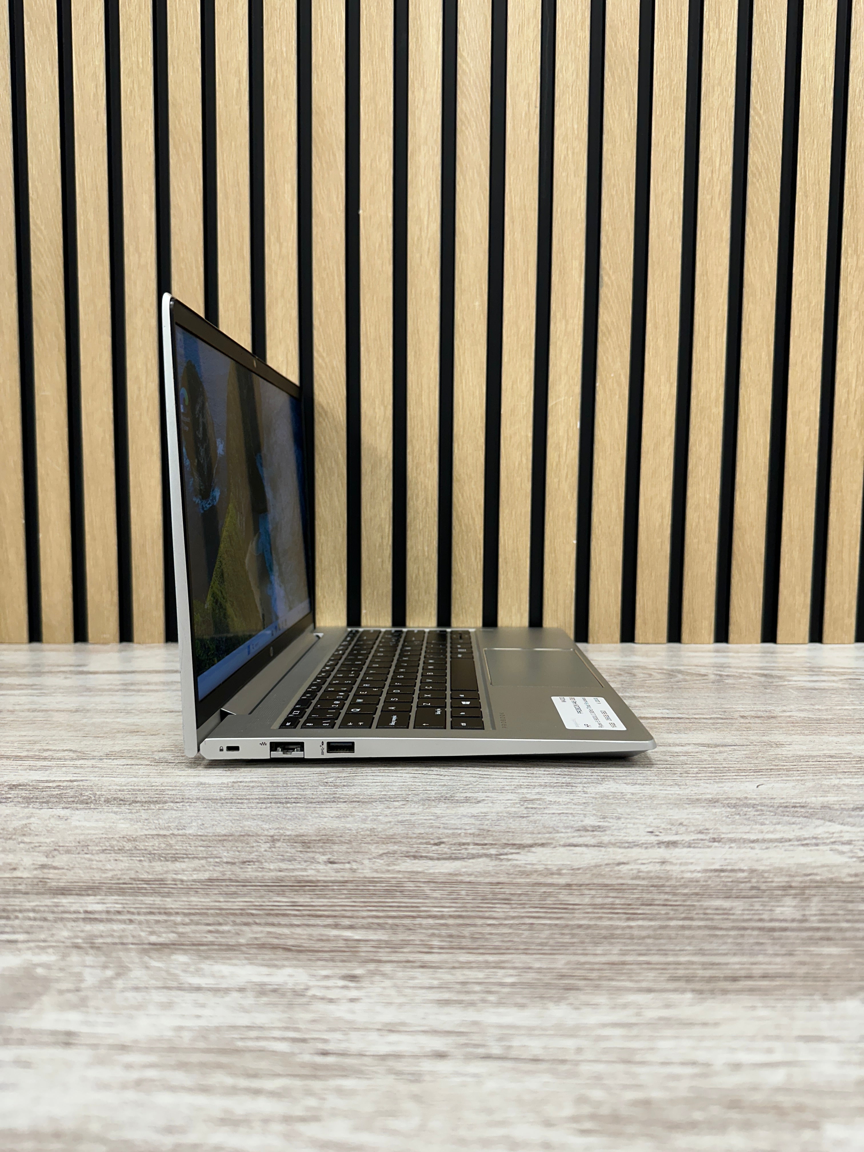 HP PROBOOK 445 (G8) Ryzen 5 5600U 2.3GHz (Total: 6 núcleos) 16GB 256GB SSD 14"