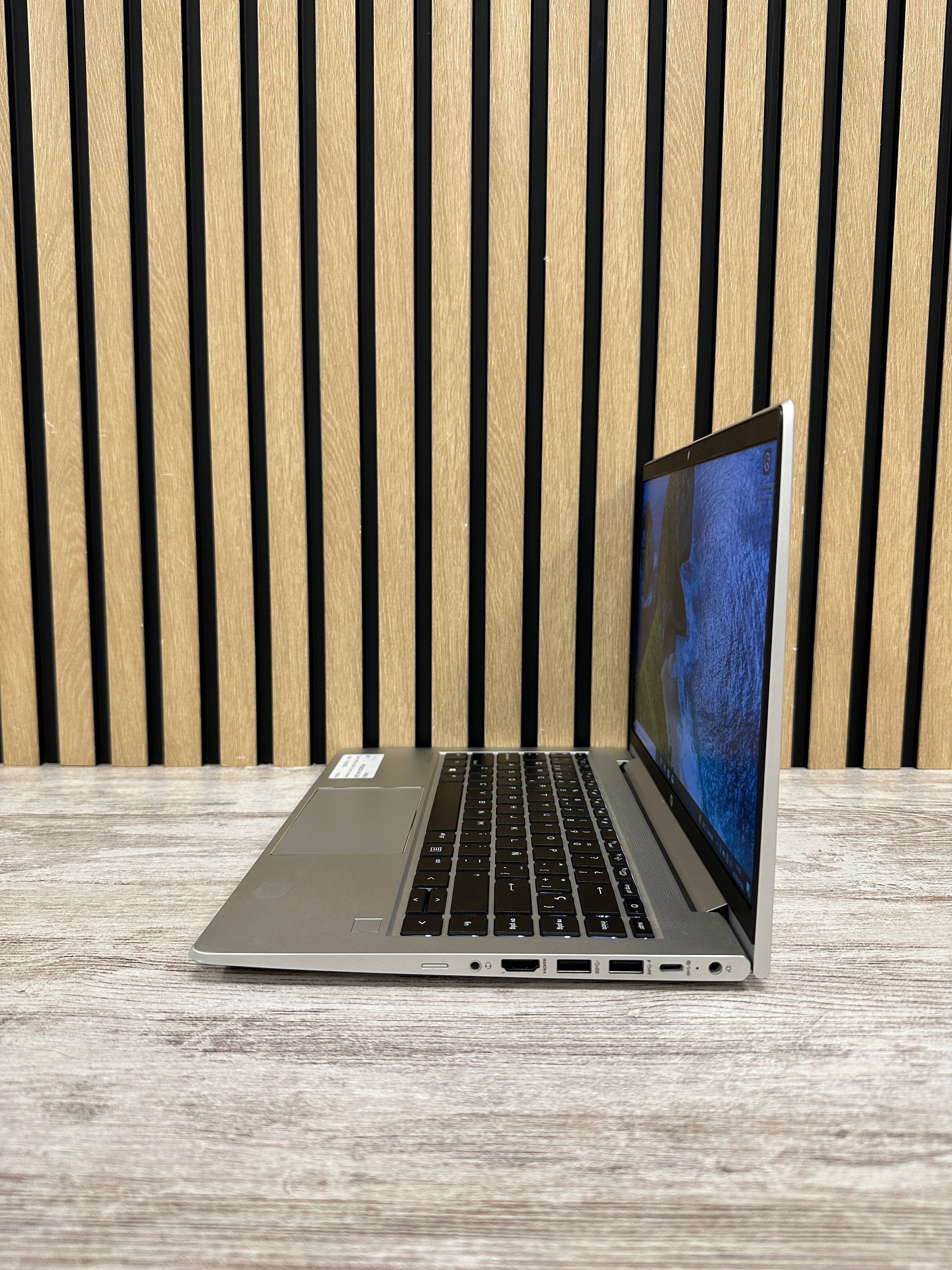 HP PROBOOK 445 (G9) Ryzen 5 5625U 2.3GHz (Total: 6 núcleos) 16GB 512GB SSD 14"