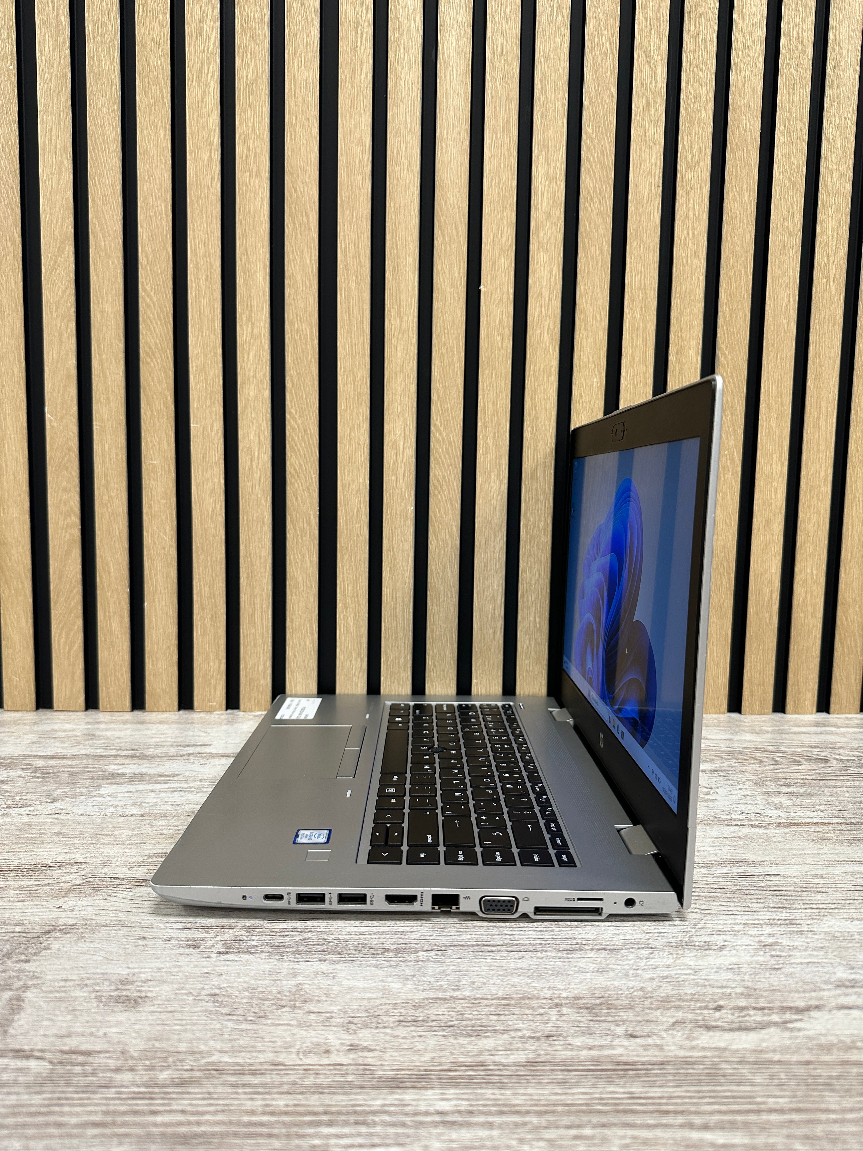 HP PROBOOK 640 (G5) Core i5 i5-8365U 1.6GHz (Total: 4 núcleos) 16GB 512GB SSD 14"