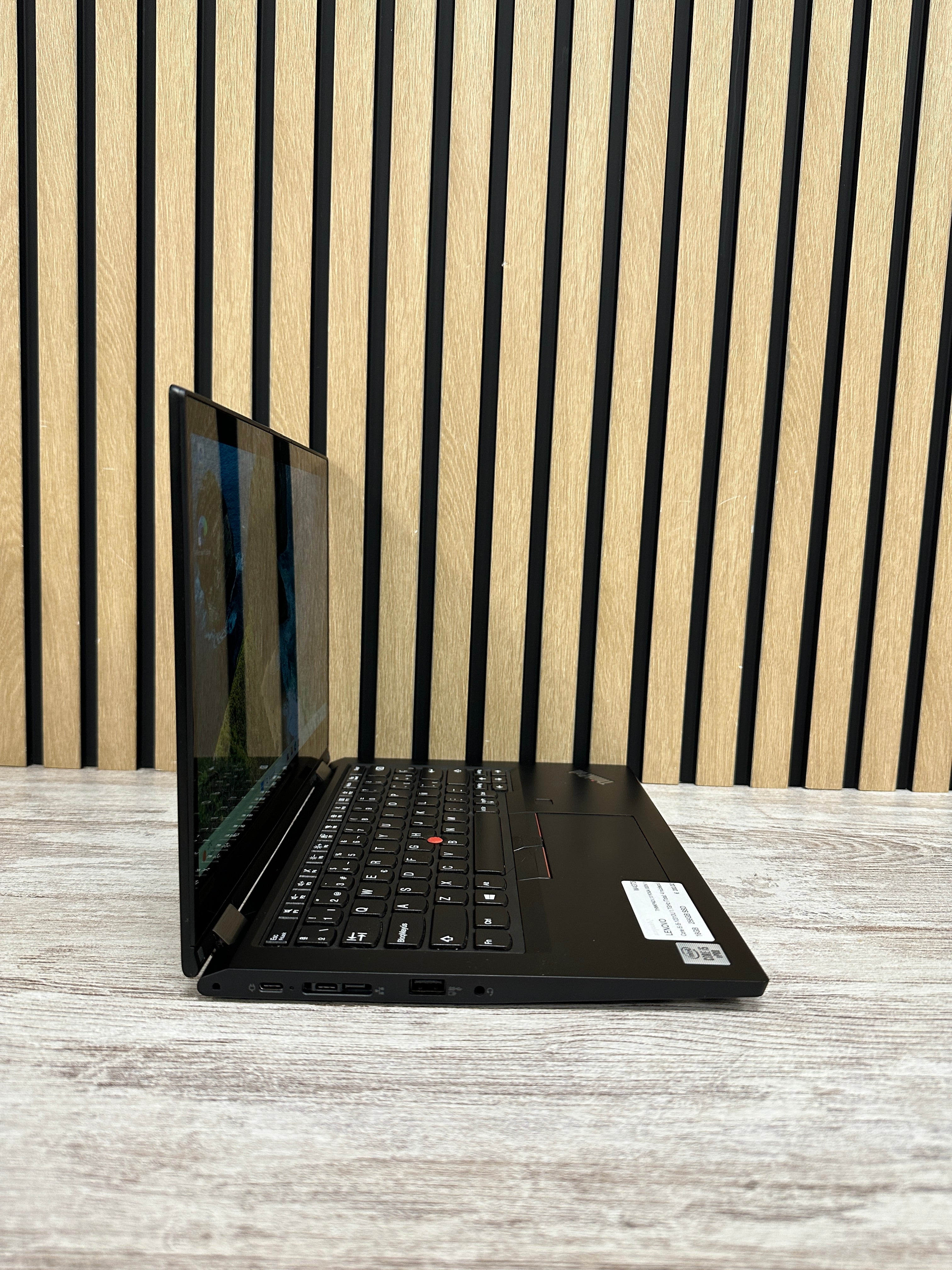 LENOVO THINKPAD L13 YOGA (GEN 1) Core i5 i5-10310U 1.7GHz (Total: 4 núcleos) 16GB 256GB SSD 13.3"