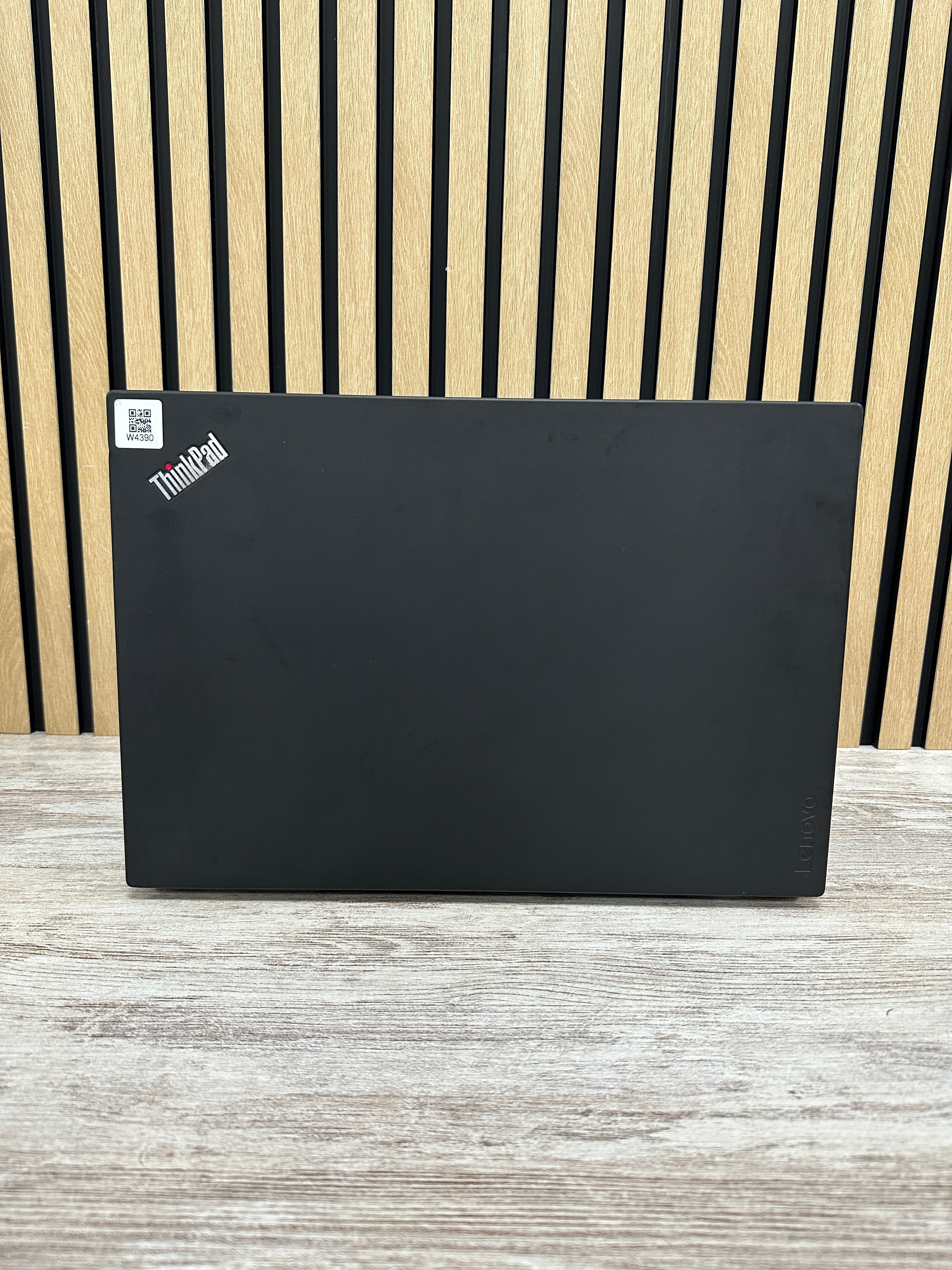 LENOVO THINKPAD T570 Core i5 i5-6300U 2.4GHz (Total: 2 núcleos) 16GB 256GB SSD 15.6"