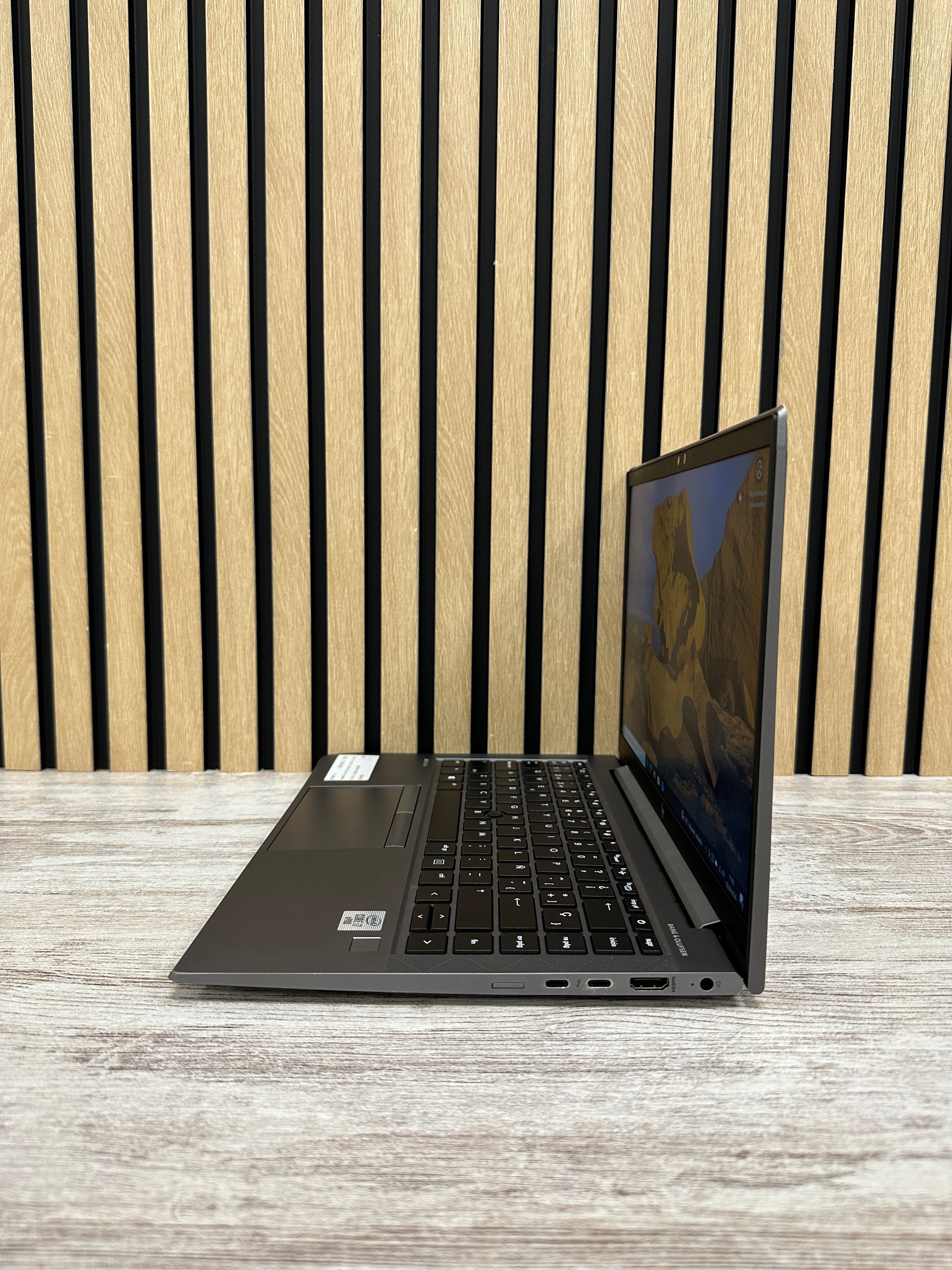 HP ZBOOK FIREFLY 14 (G7) Core i7 i7-10610U 1.8GHz (Total: 4 núcleos) 16GB 512GB SSD 14"