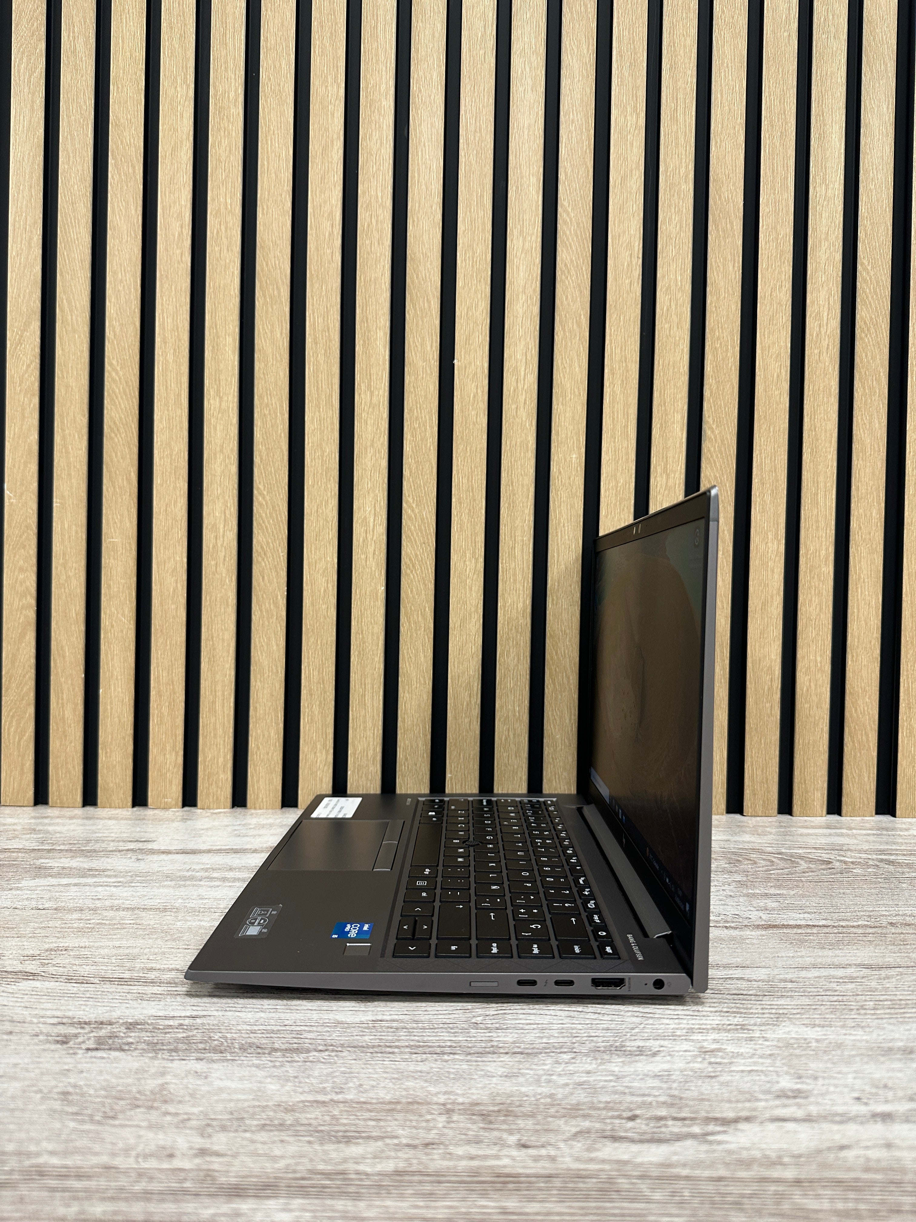 HP ZBOOK FIREFLY 14 (G8) Core i5 i5-1145G7 2.6GHz (Total: 4 núcleos) 16GB 256GB SSD 14.0"