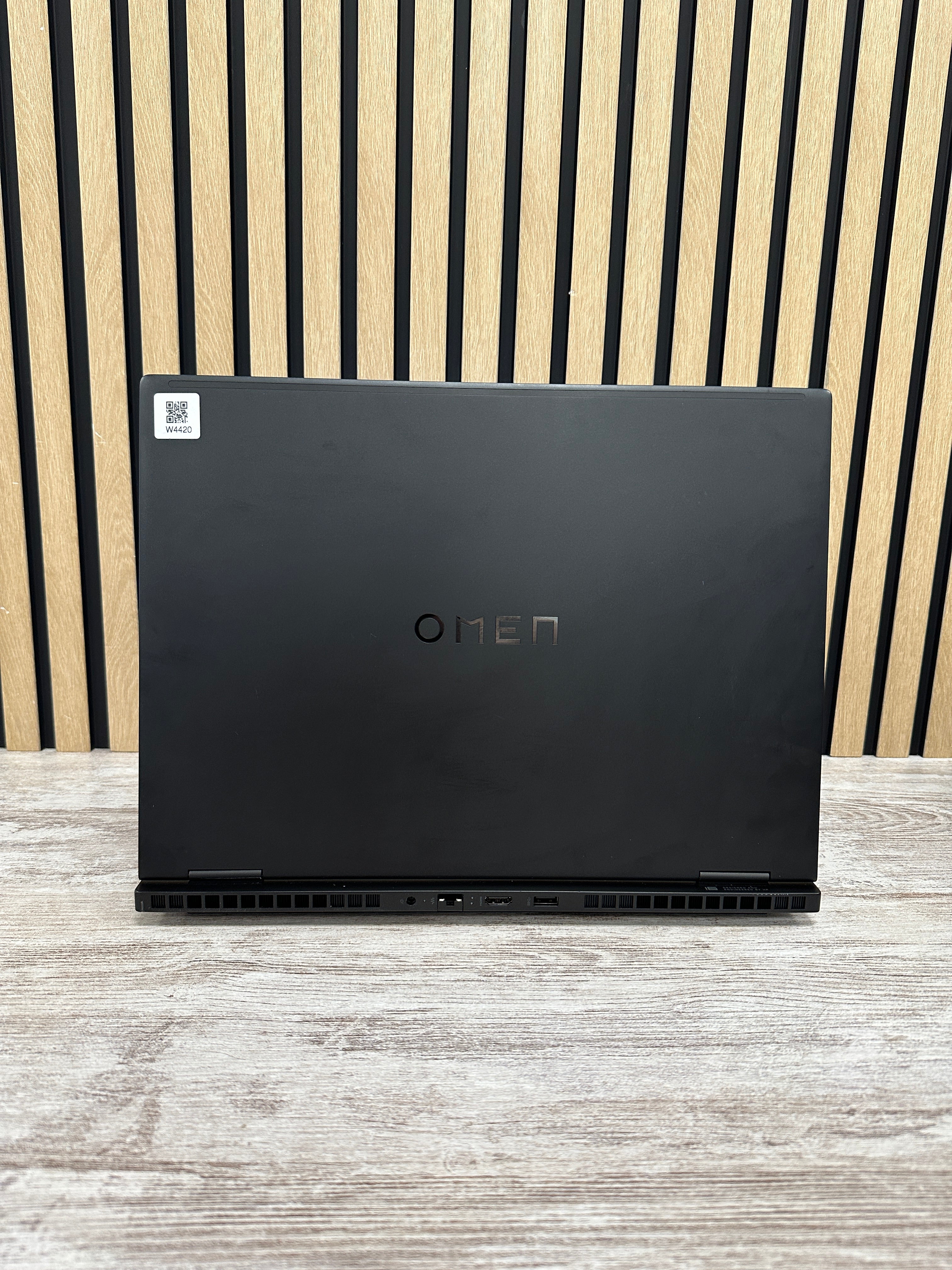 HP OMEN Transcend 16 Core i7 i7-13700HX 2.3GHz (Total: 16 núcleos) 16GB 512GB SSD 16.0"