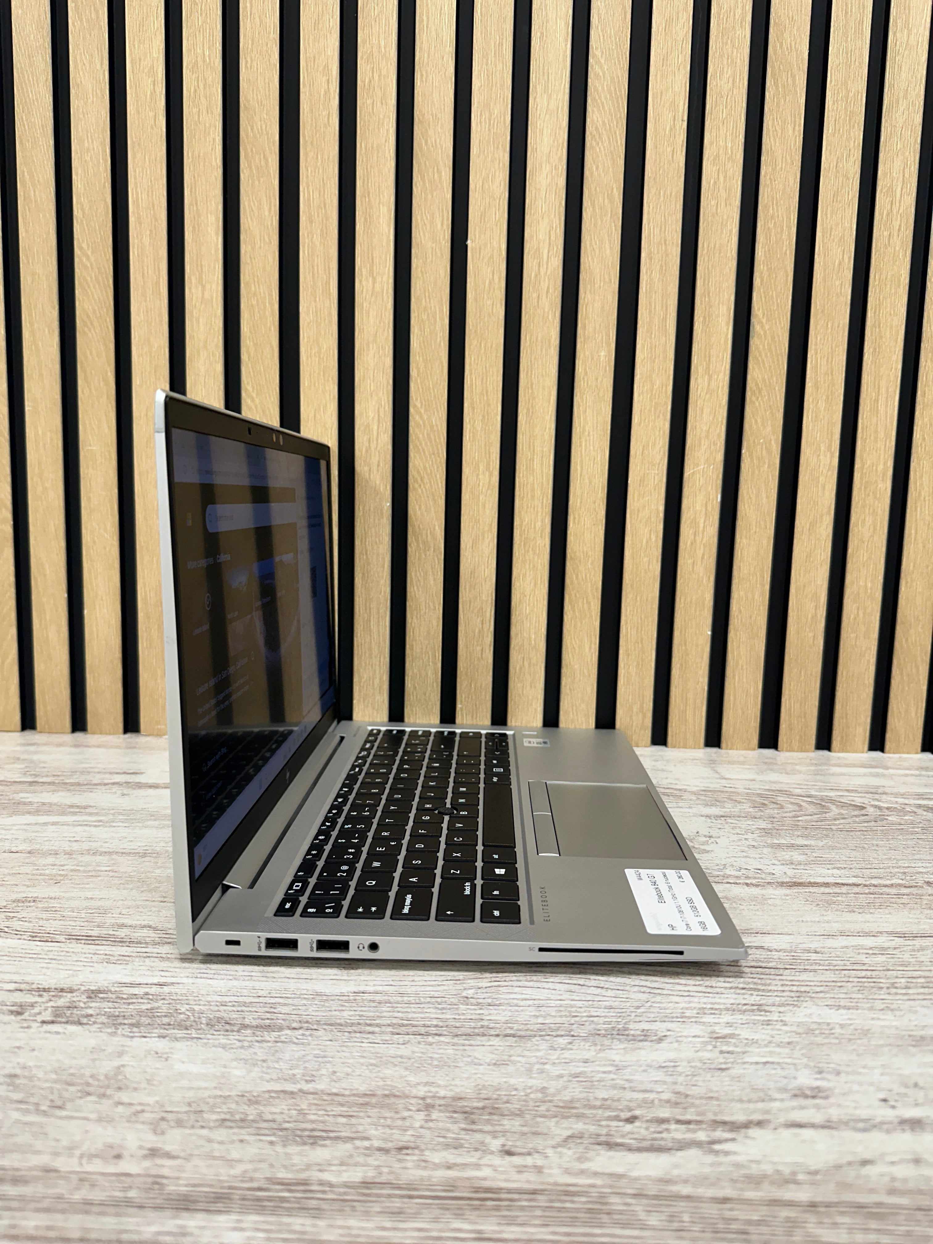HP Elitebook 840 G7 Core i7 i7-10810U 1.1GHz (Total: 6 núcleos) 16GB 512GB SSD