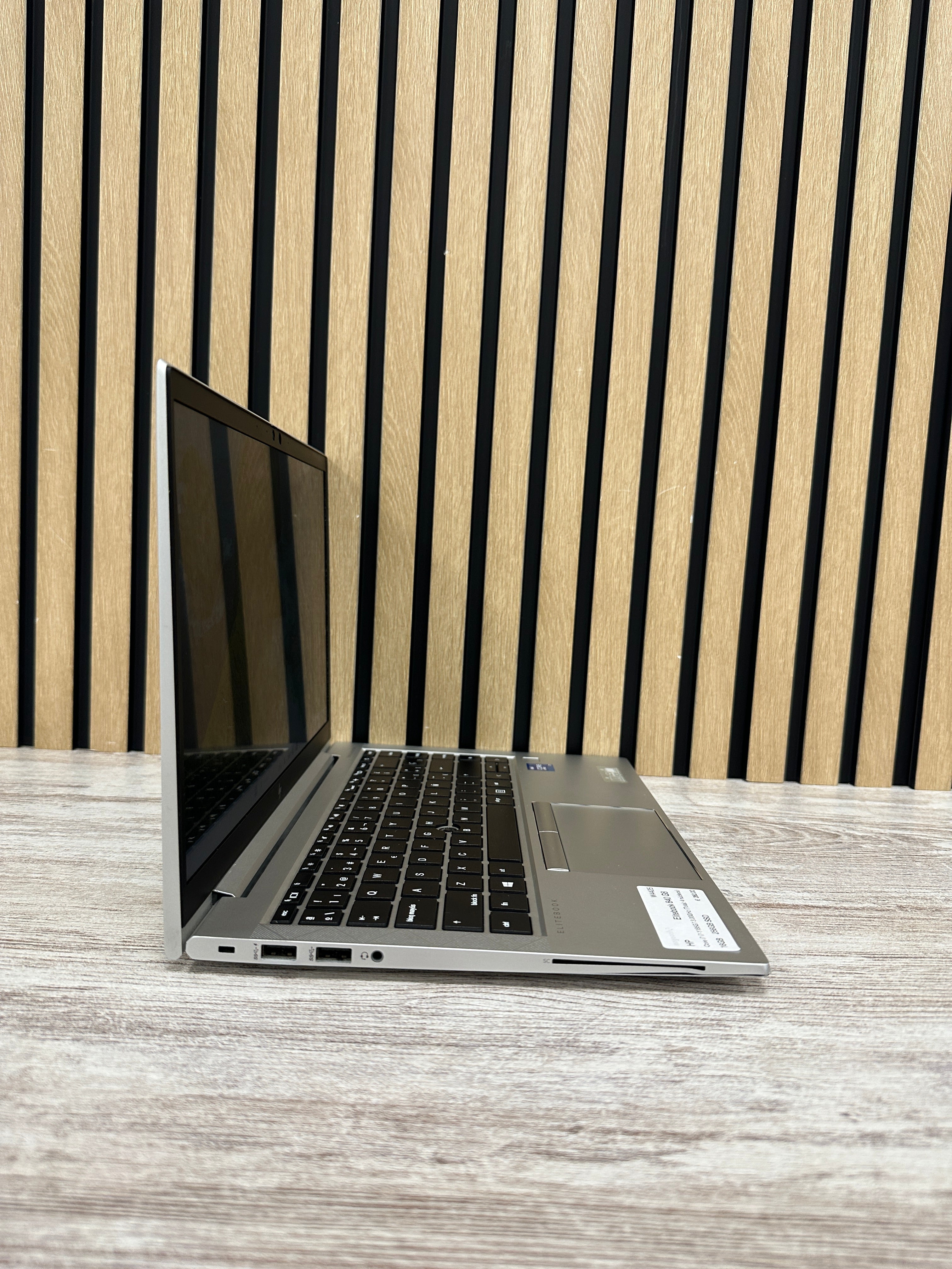 HP Elitebook 840 G8 Core i7 i7-1185G7 3.00GHz (Total: 4 núcleos) 16GB 256GB SSD