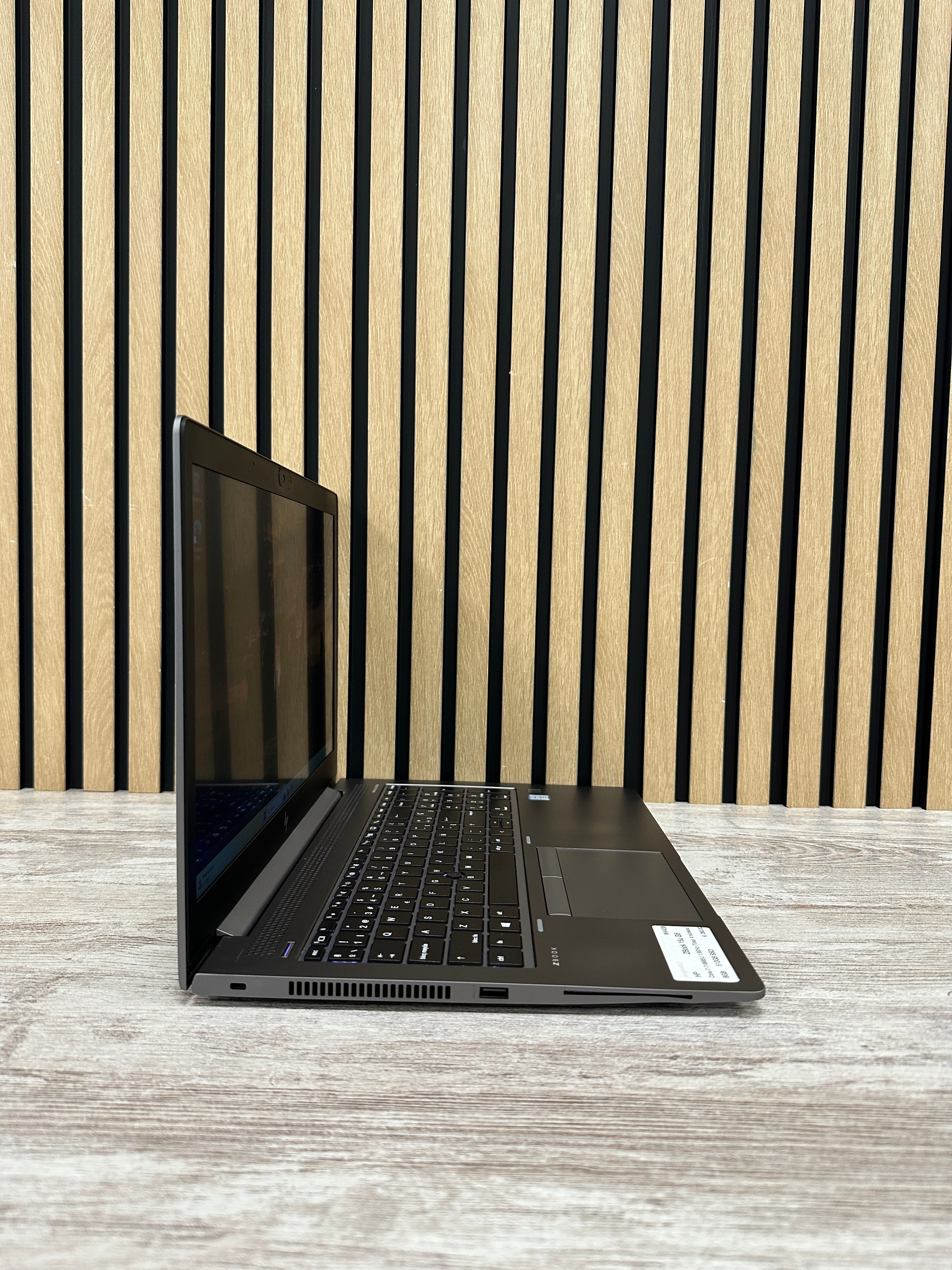 HP ZBook 15u G6 Core i7 i7-8665U 1.9GHz (Total: 4 núcleos) 8GB 512GB SSD