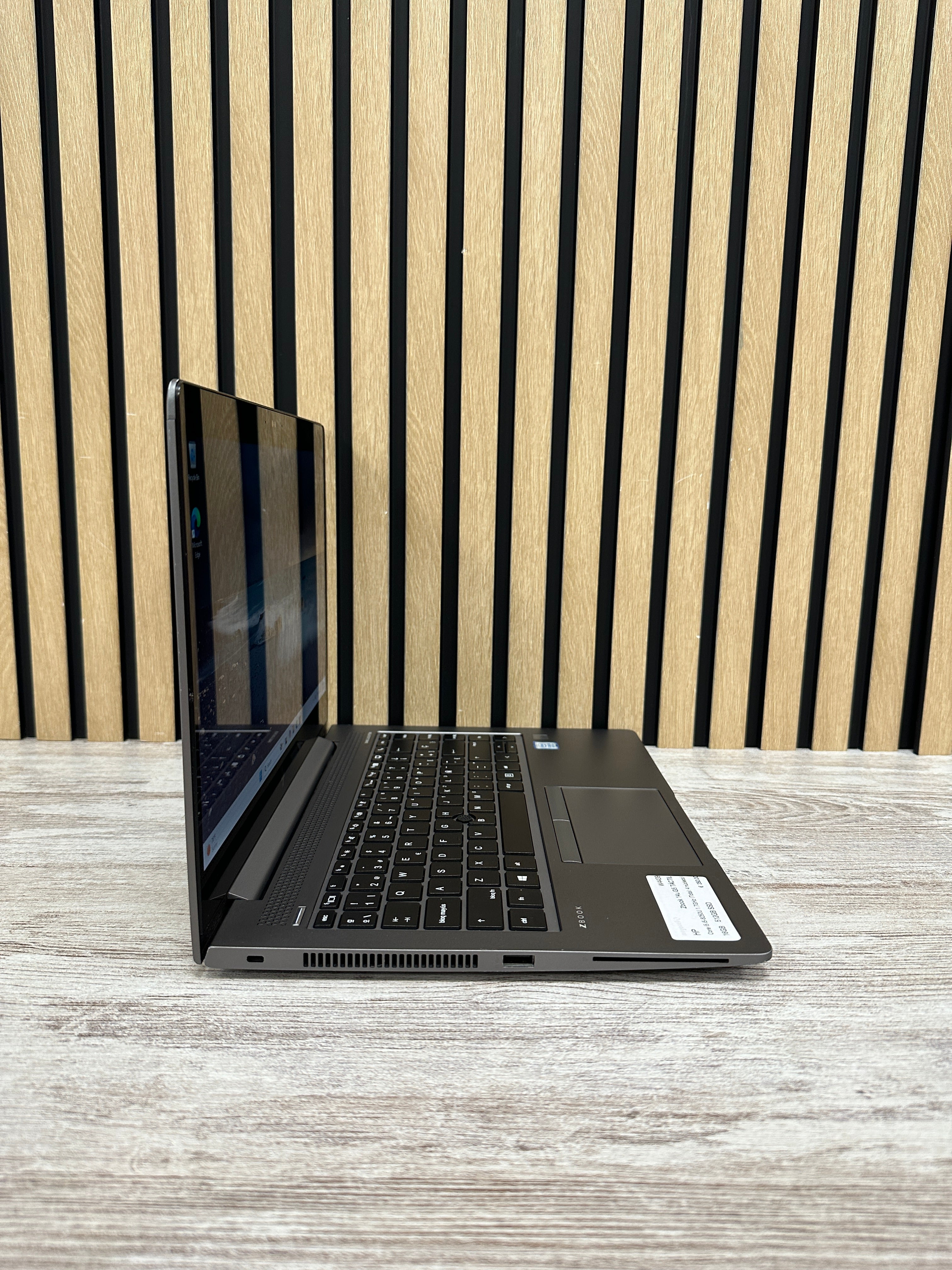 HP Zbook 14u G5 TÁCTIL  Core i5 i5-8250U 1.7GHz (Total: 4 núcleos) 16GB 512GB SSD