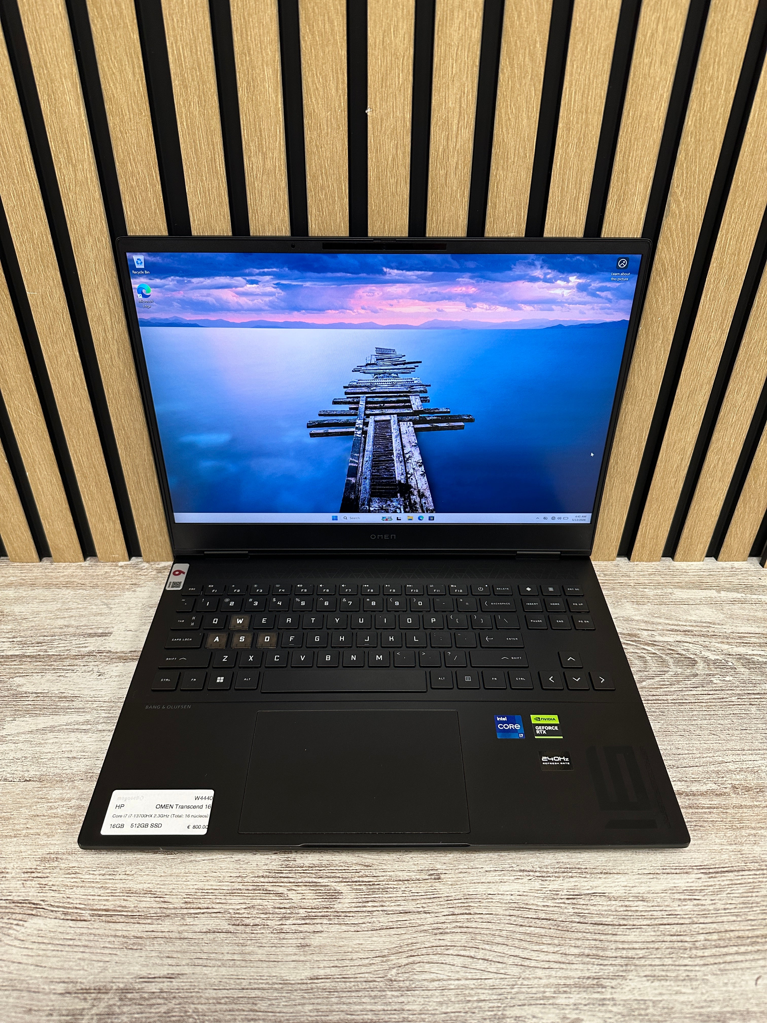 HP OMEN Transcend 16 Core i7 i7-13700HX 2.3GHz (Total: 16 núcleos) 16GB 512GB SSD 16.0"