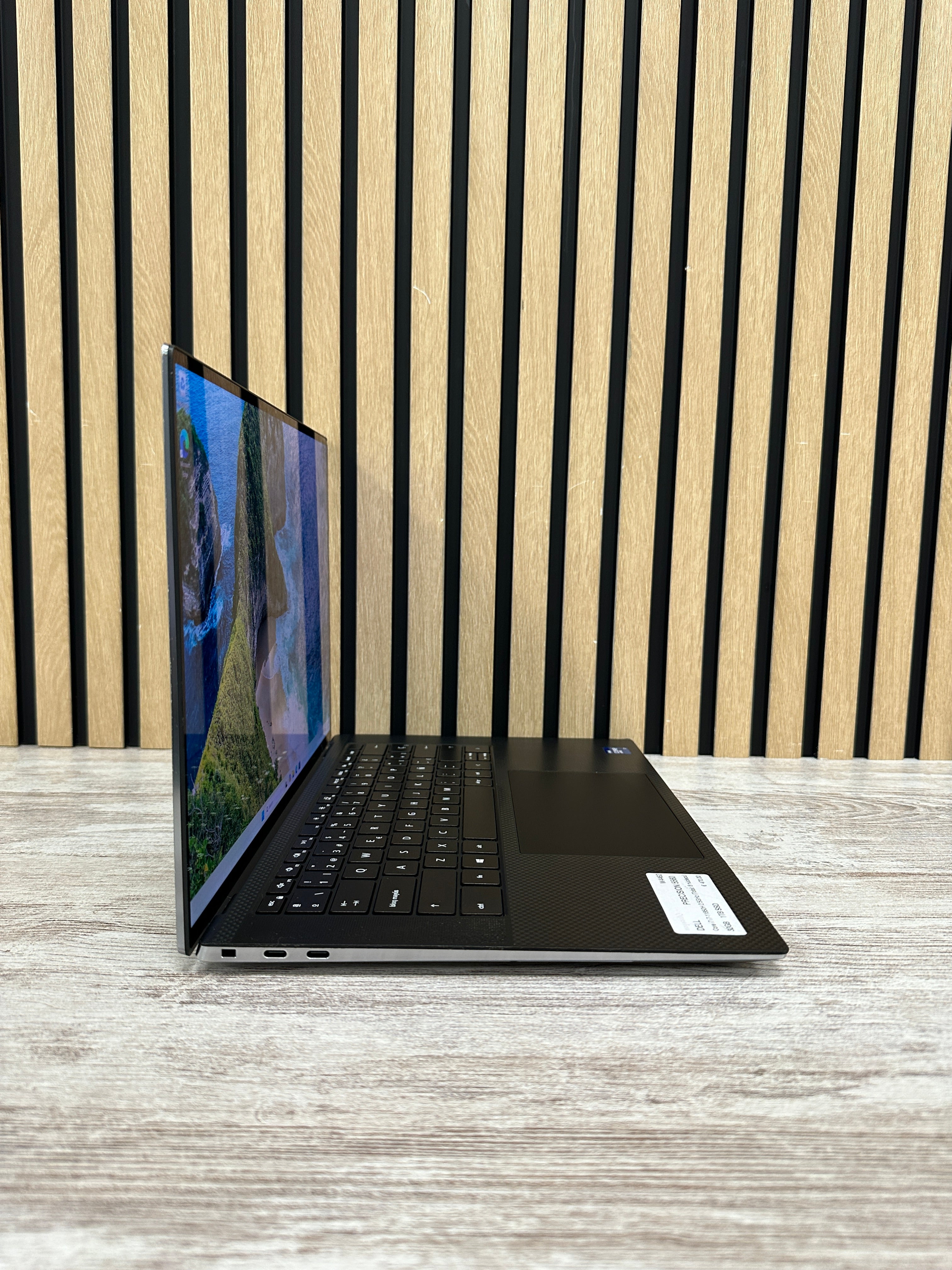 DELL PRECISION 5560 i7 32GB 1TB SSD 15.6"