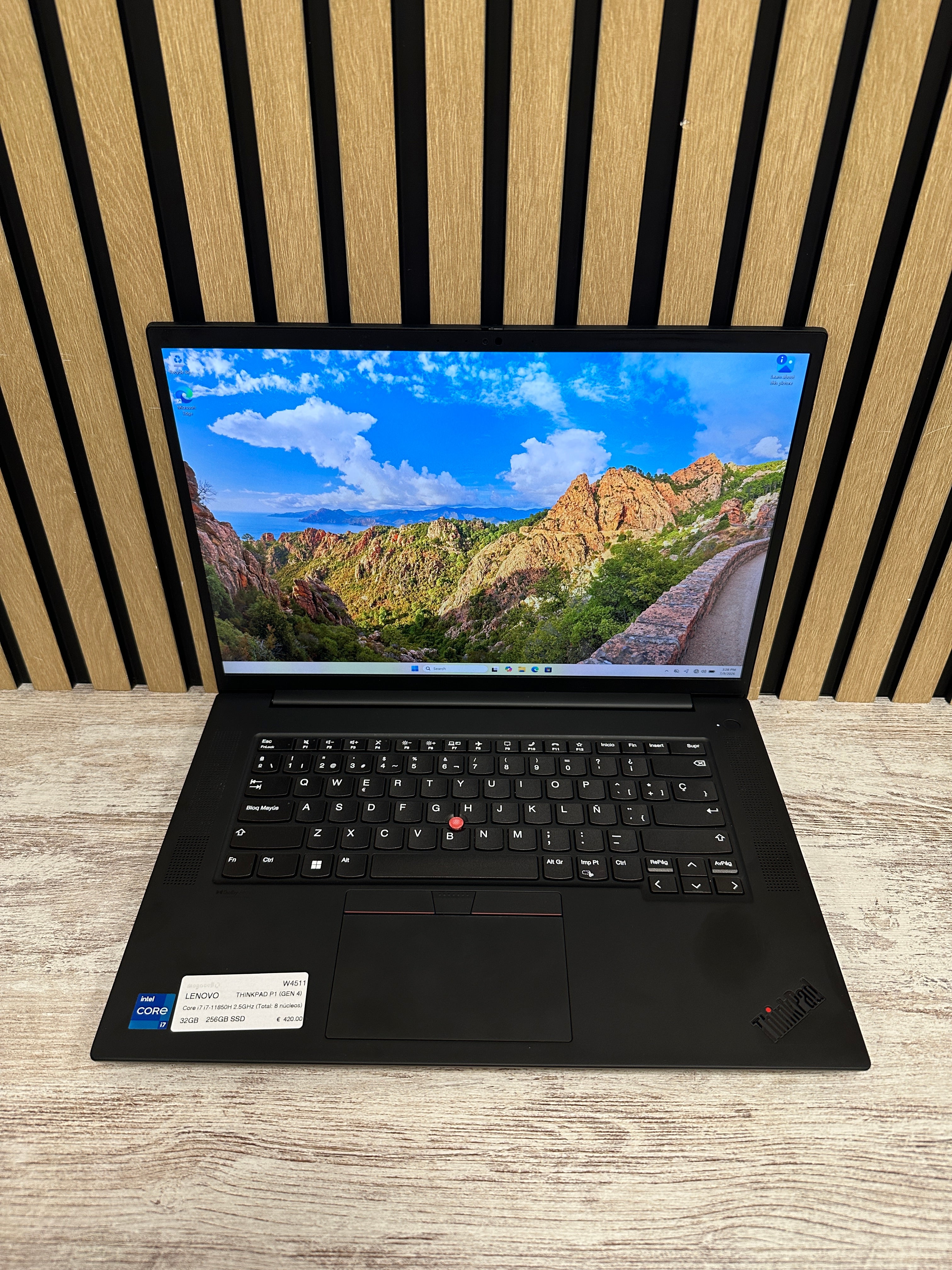 LENOVO THINKPAD P1 (GEN 4) i7 32GB 256GB SSD 16" - Moyacell