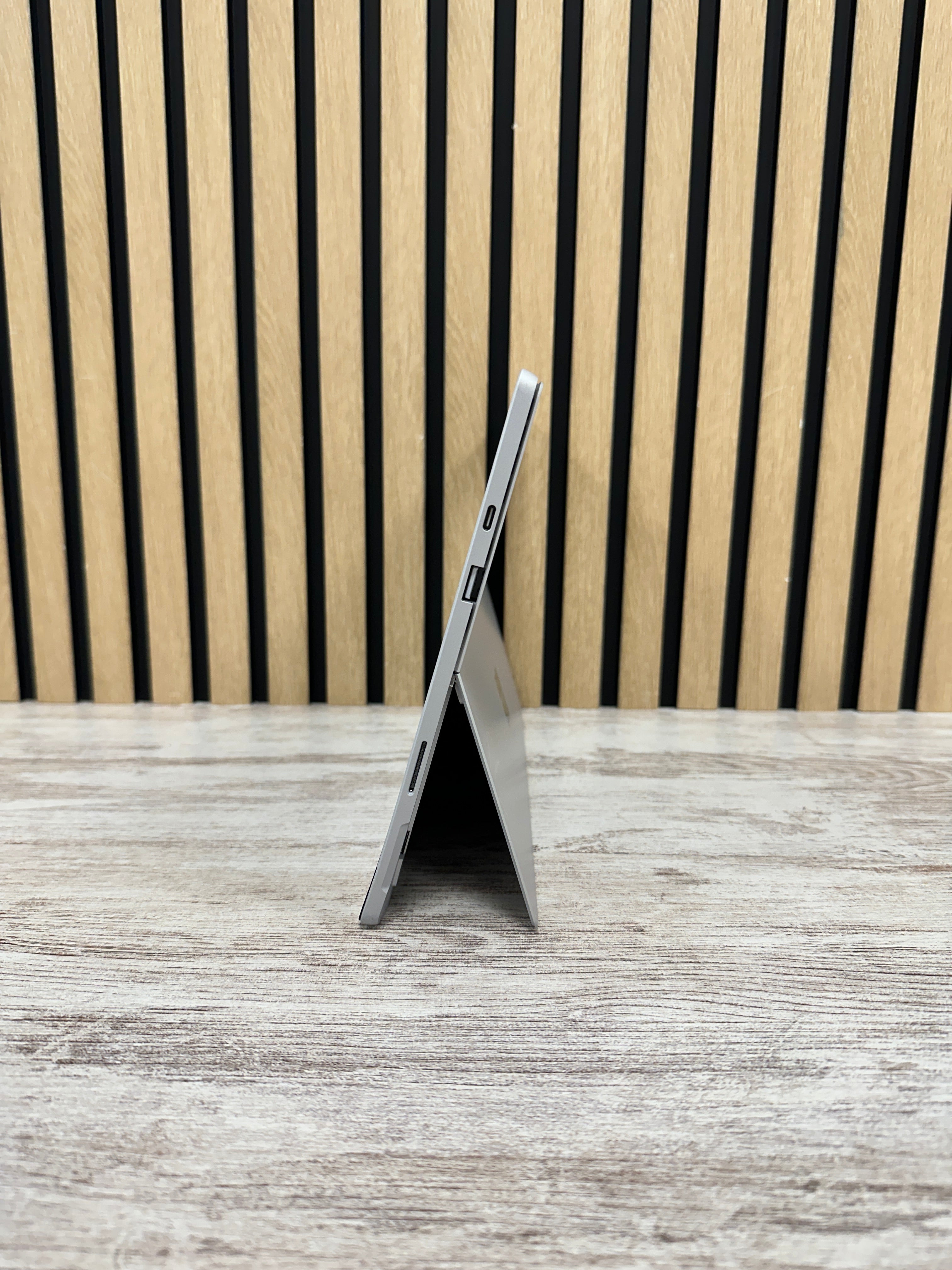 MICROSOFT SURFACE PRO 7 Core i7 i7-1065G7 1.3GHz (Total: 4 cores) 16GB 256GB SSD 12.3"