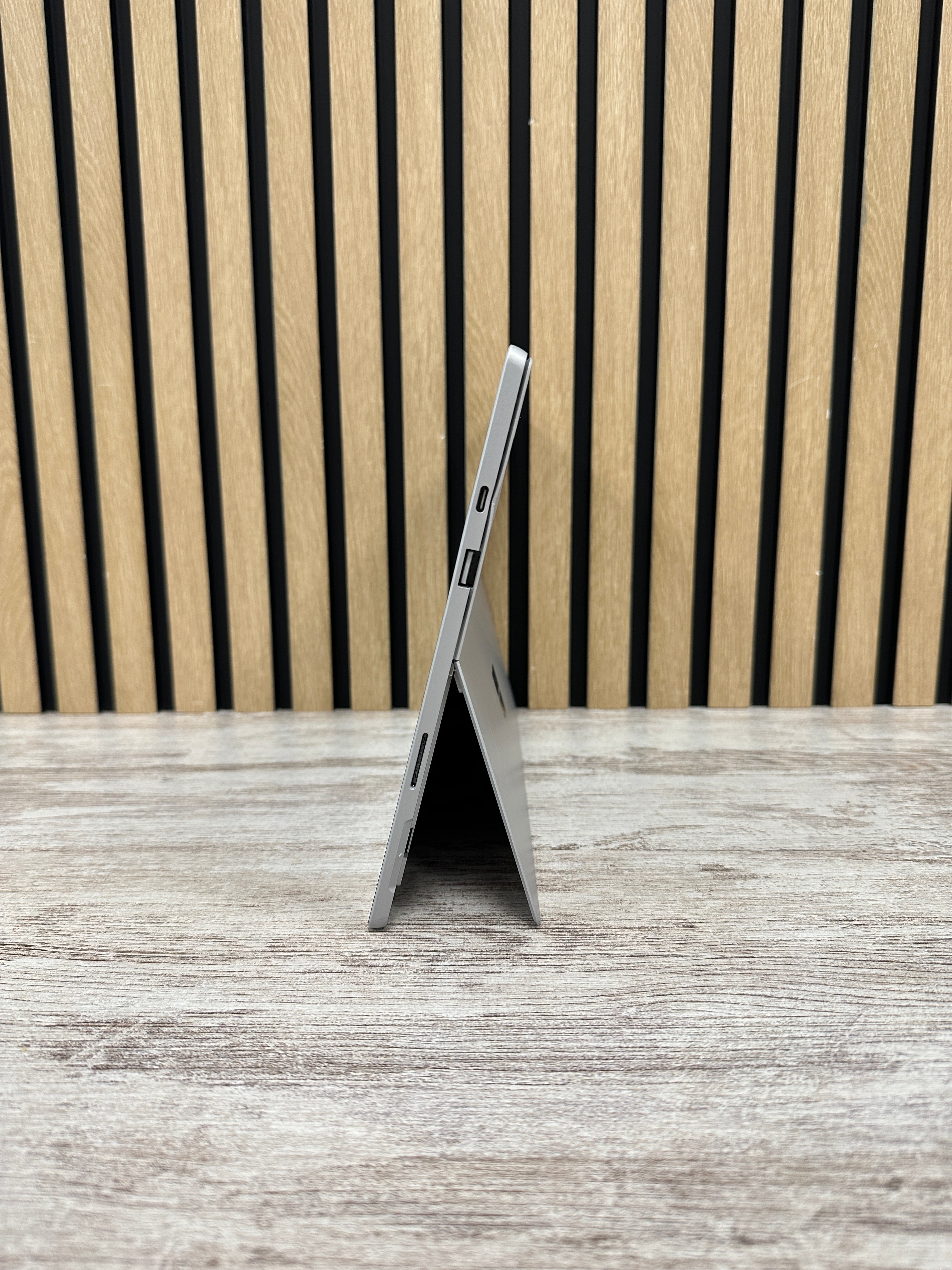 MICROSOFT SURFACE PRO 7 Core i7 i7-1065G7 1.3GHz (Total: 4 cores) 16GB 256GB SSD 12.3"