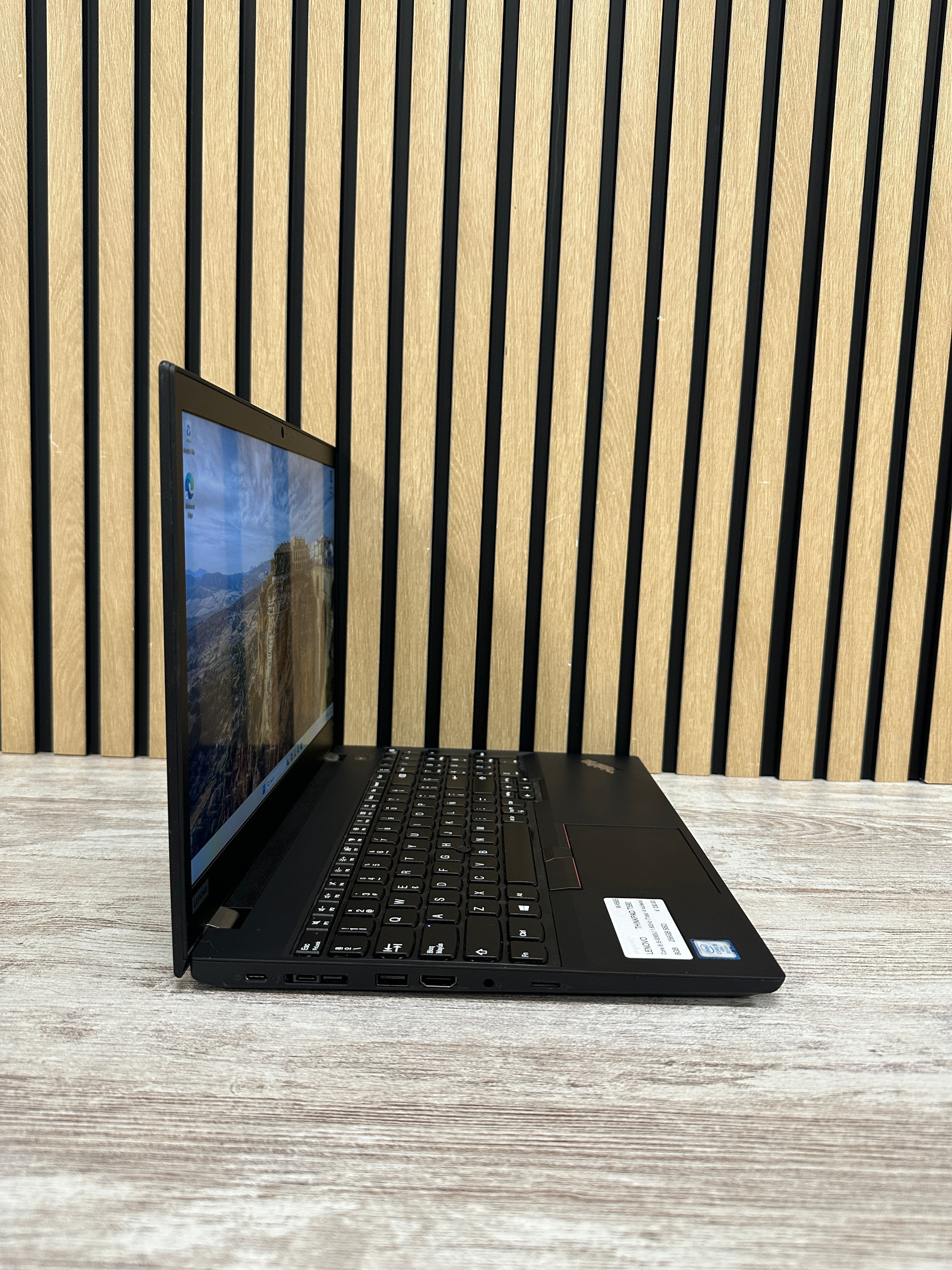 LENOVO THINKPAD T590 i5 8GB 256GB SSD 15.6"