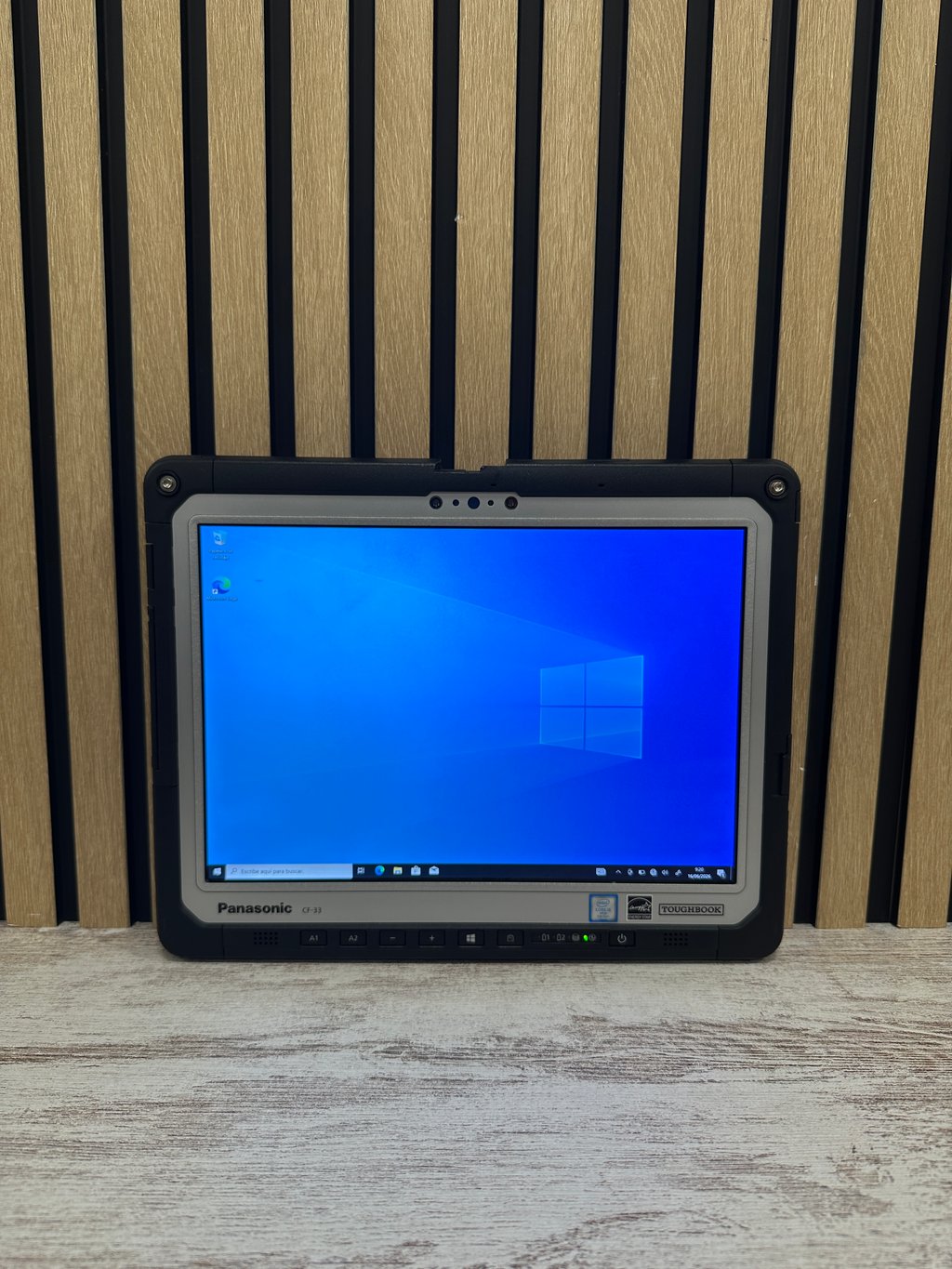 PANASONIC TOUGHBOOK CF-33 Core i5 i5-7300U 2.6GHz (Total: 2 cores) 8GB 256GB SSD 12.0" - Moyacell