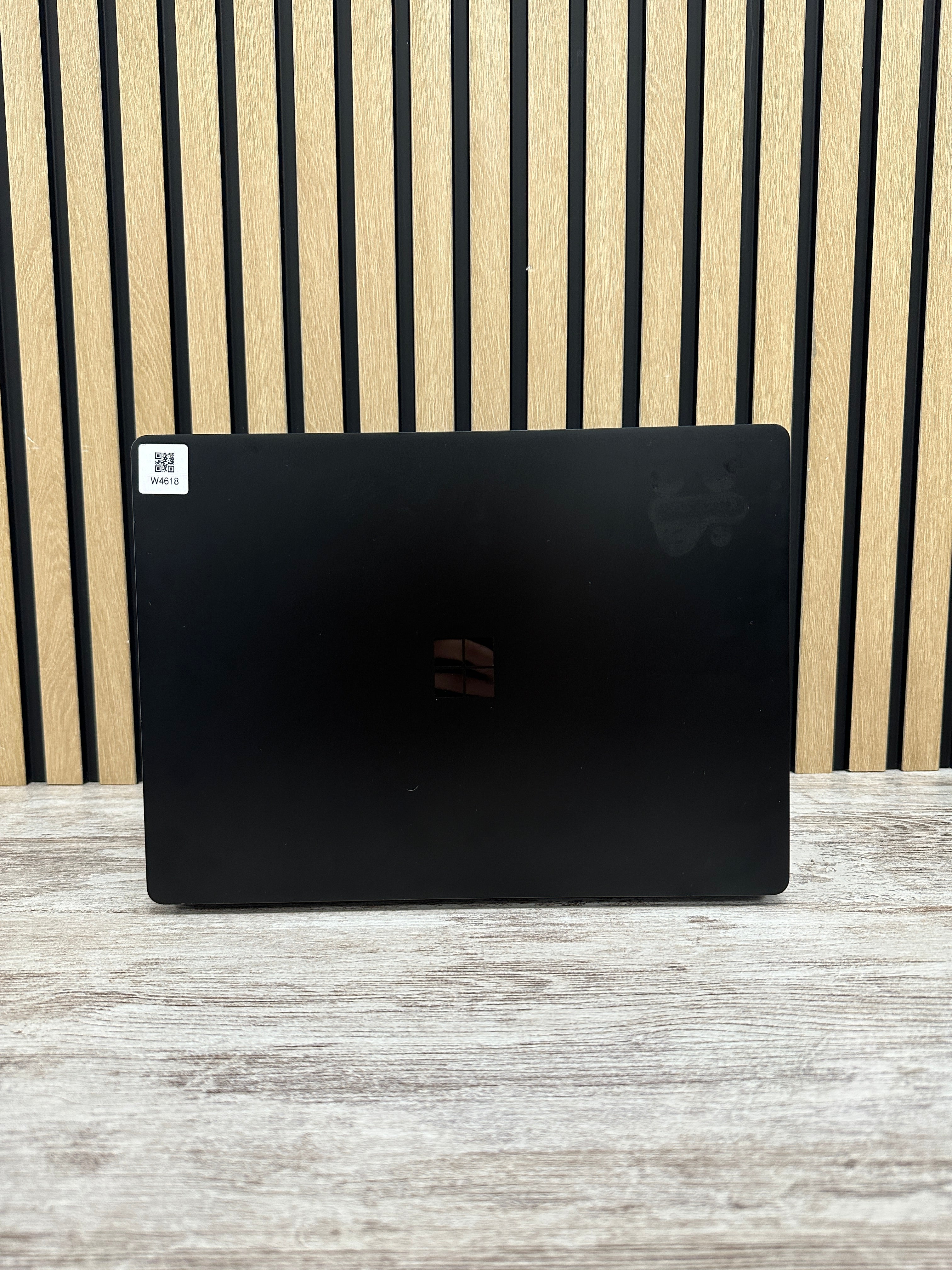 MICROSOFT SURFACE LAPTOP 2 Core i7 i7-8650U 1.9GHz (Total: 4 núcleos) 16GB 512GB SSD 13.5"