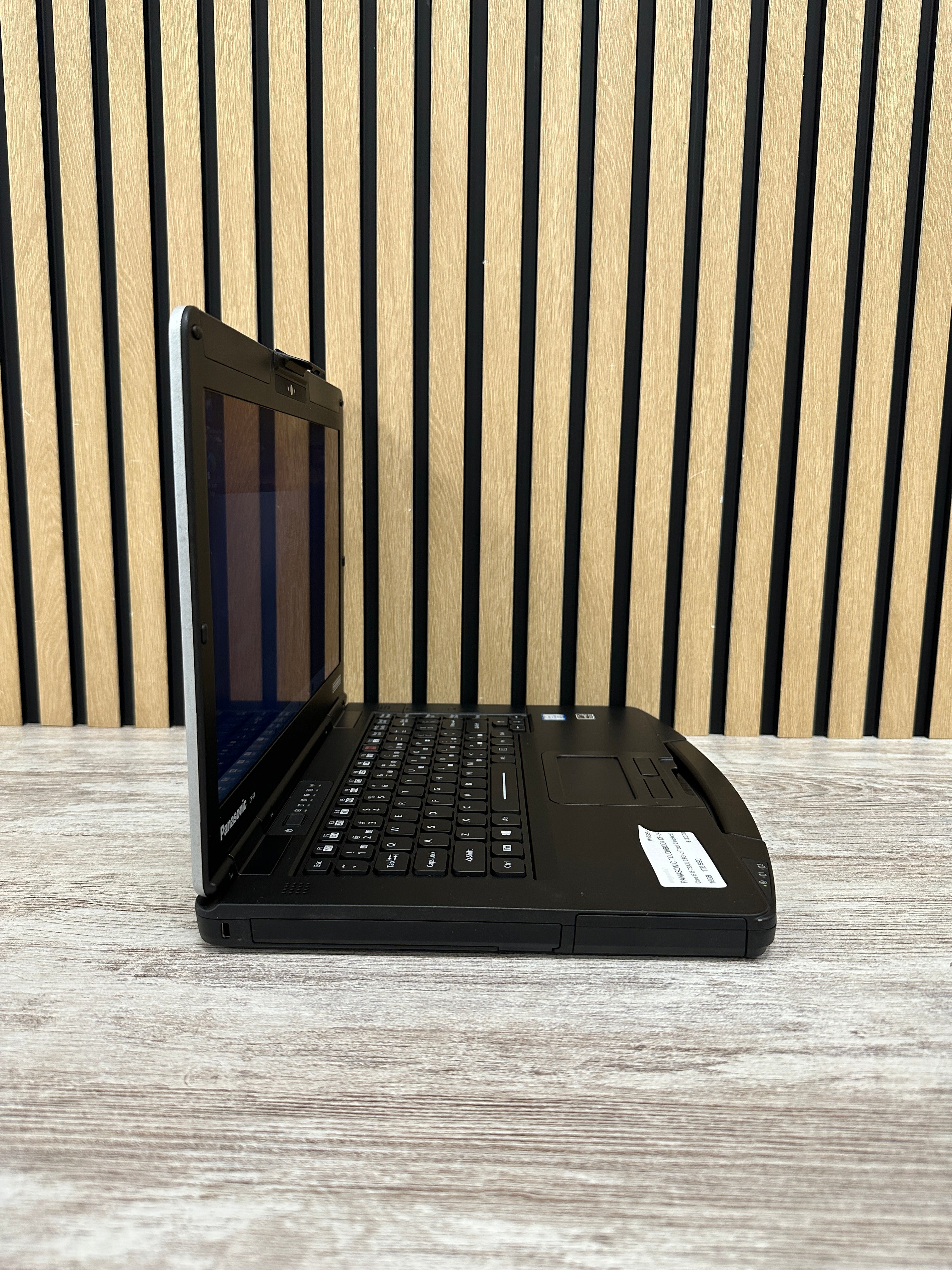 PANASONIC TOUGHBOOK CF-54 Core i5 i5-7300U 2.6GHz (Total: 2 núcleos) 16GB 1TB SSD 14"