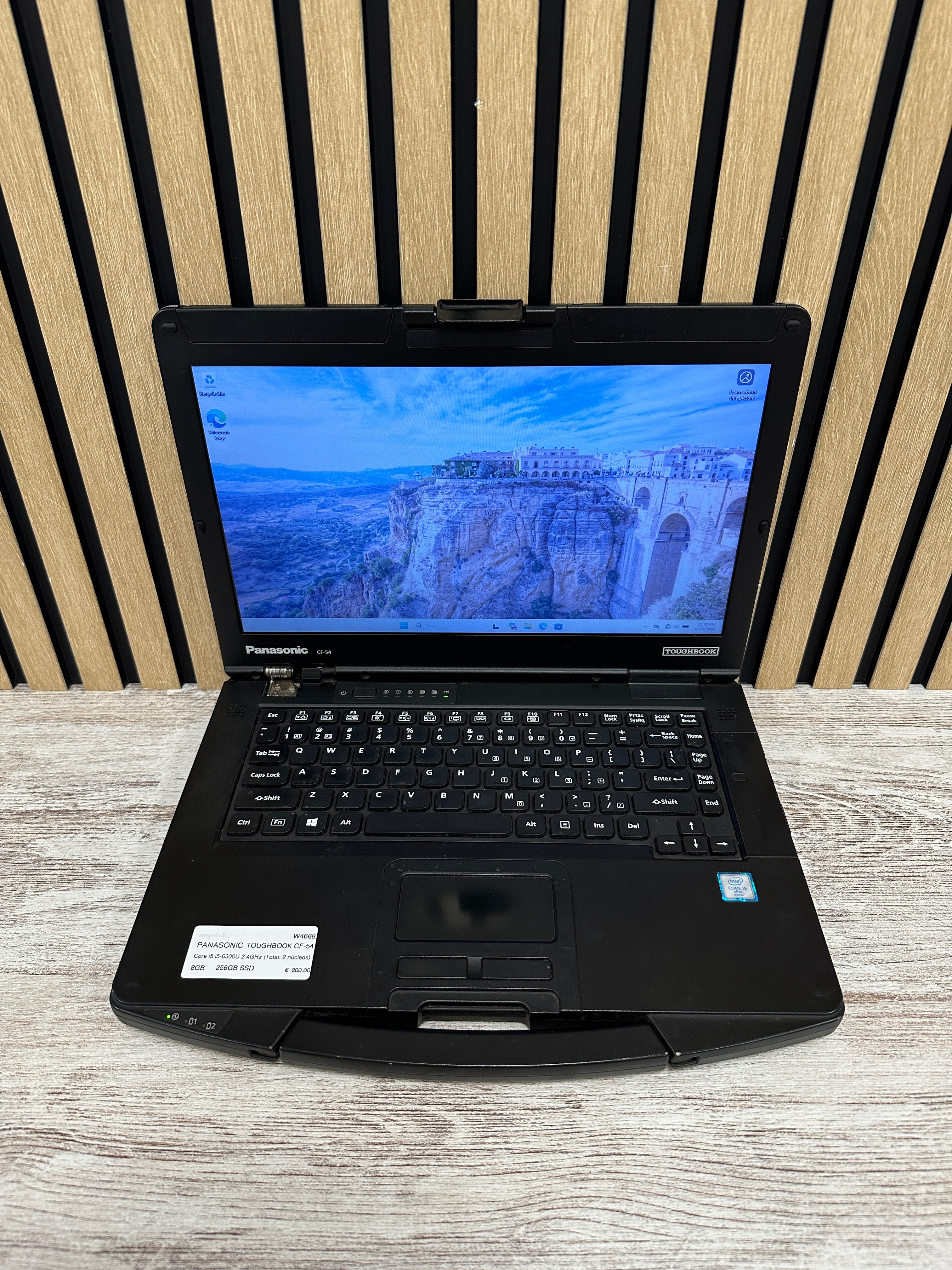 PANASONIC TOUGHBOOK CF-54 Core i5 i5-6300U 2.4GHz (Total: 2 núcleos) 8GB 256GB SSD 14"