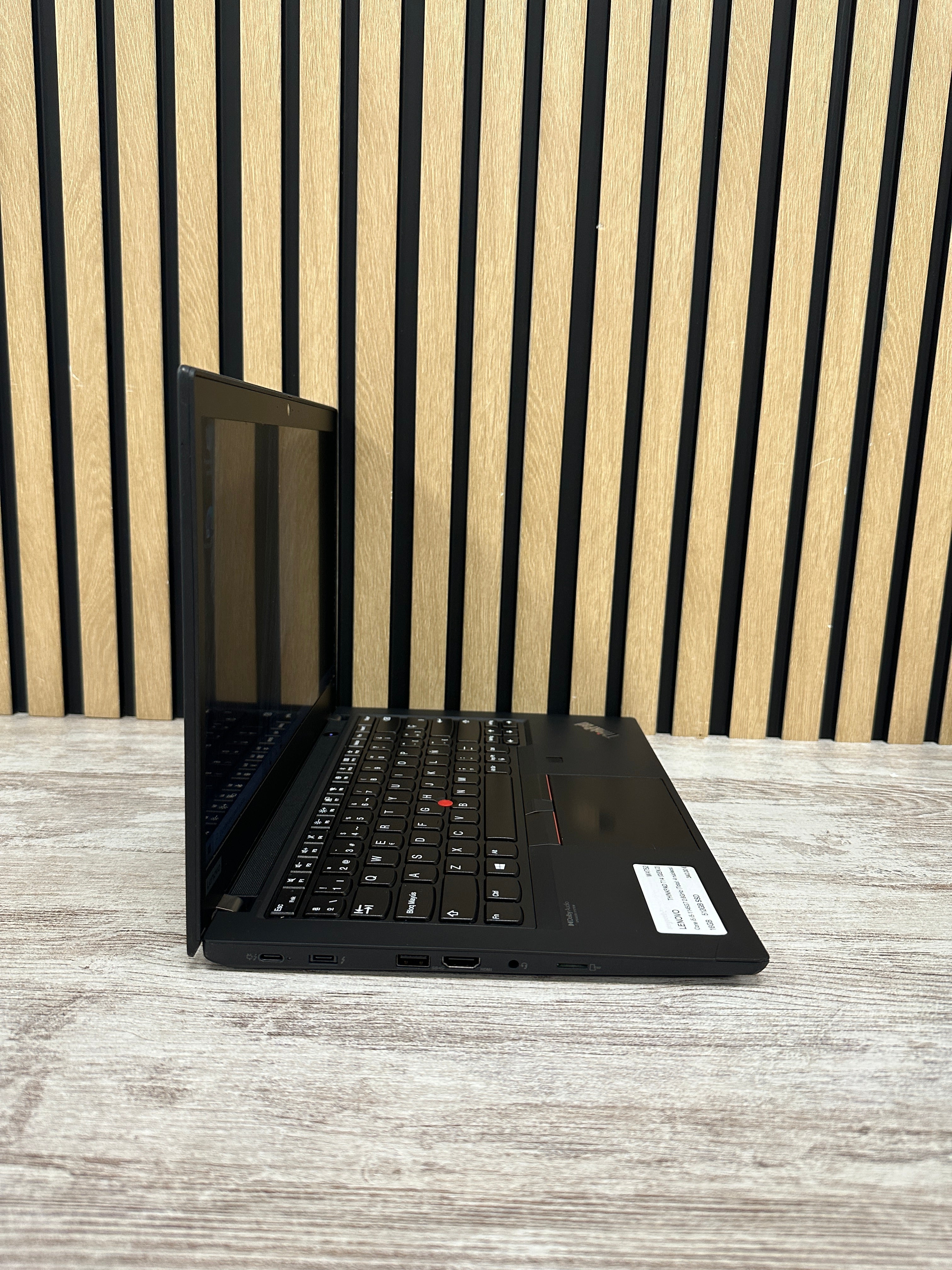 LENOVO THINKPAD T14 (GEN 2) Core i5 i5-1145G7 2.6GHz (Total: 4 núcleos) 16GB 512GB SSD 14" - Moyacell