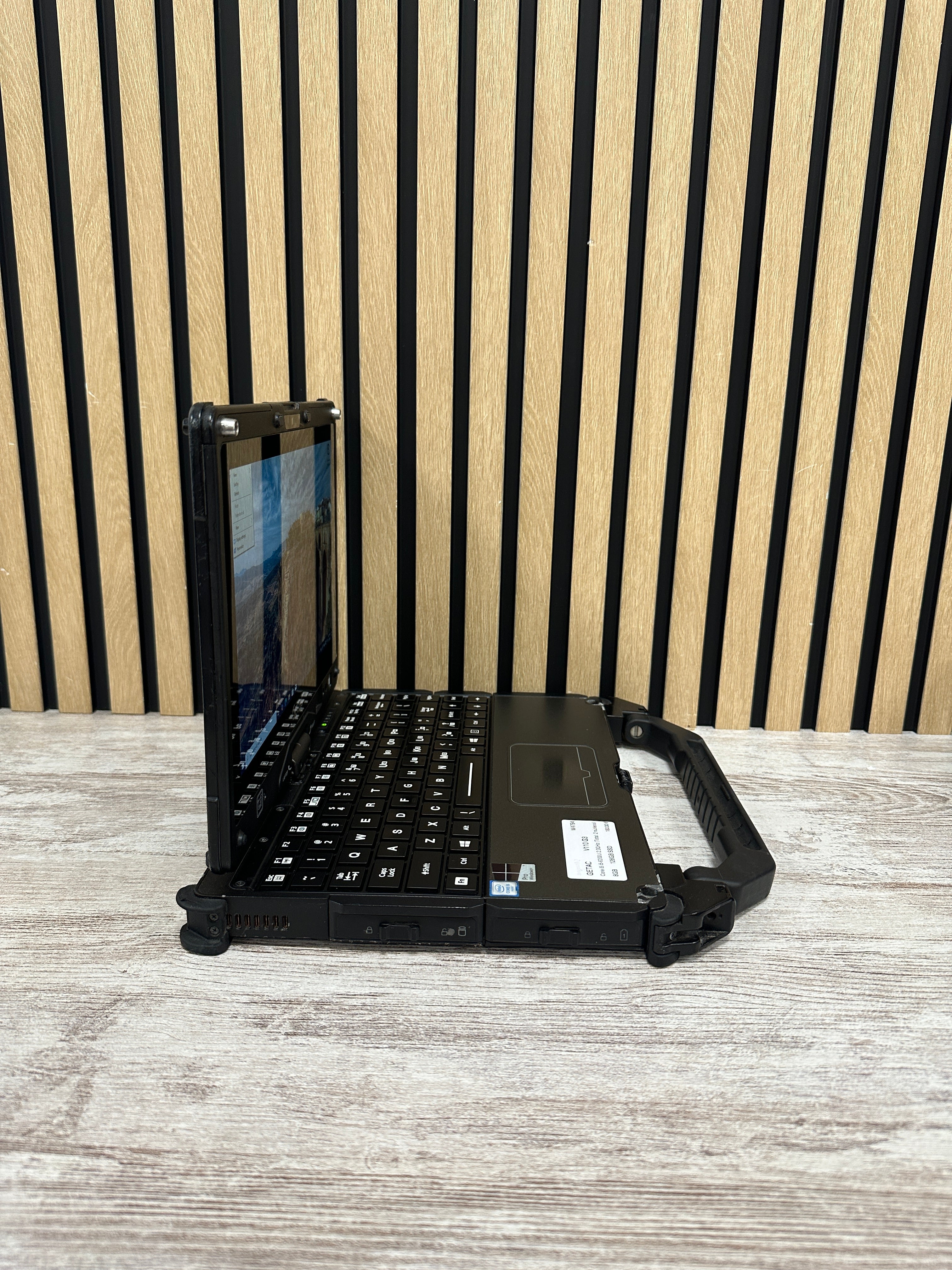 GETAC V110 G3 Core i5 i5-6200U 2.3GHz (Total: 2 núcleos) 8GB 128GB SSD 11.6" - Moyacell