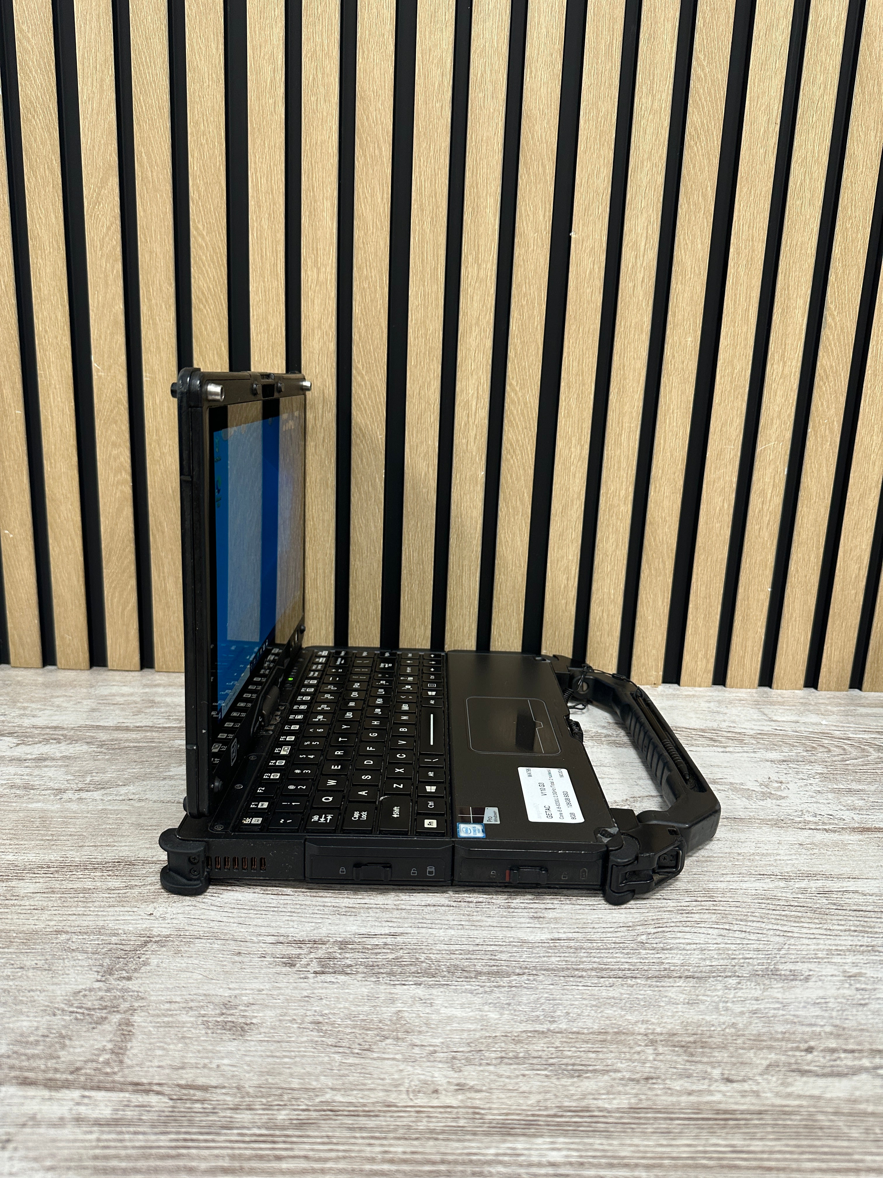 GETAC V110 G3 Core i5 i5-6200U 2.3GHz (Total: 2 núcleos) 8GB 128GB SSD 11.6" - Moyacell