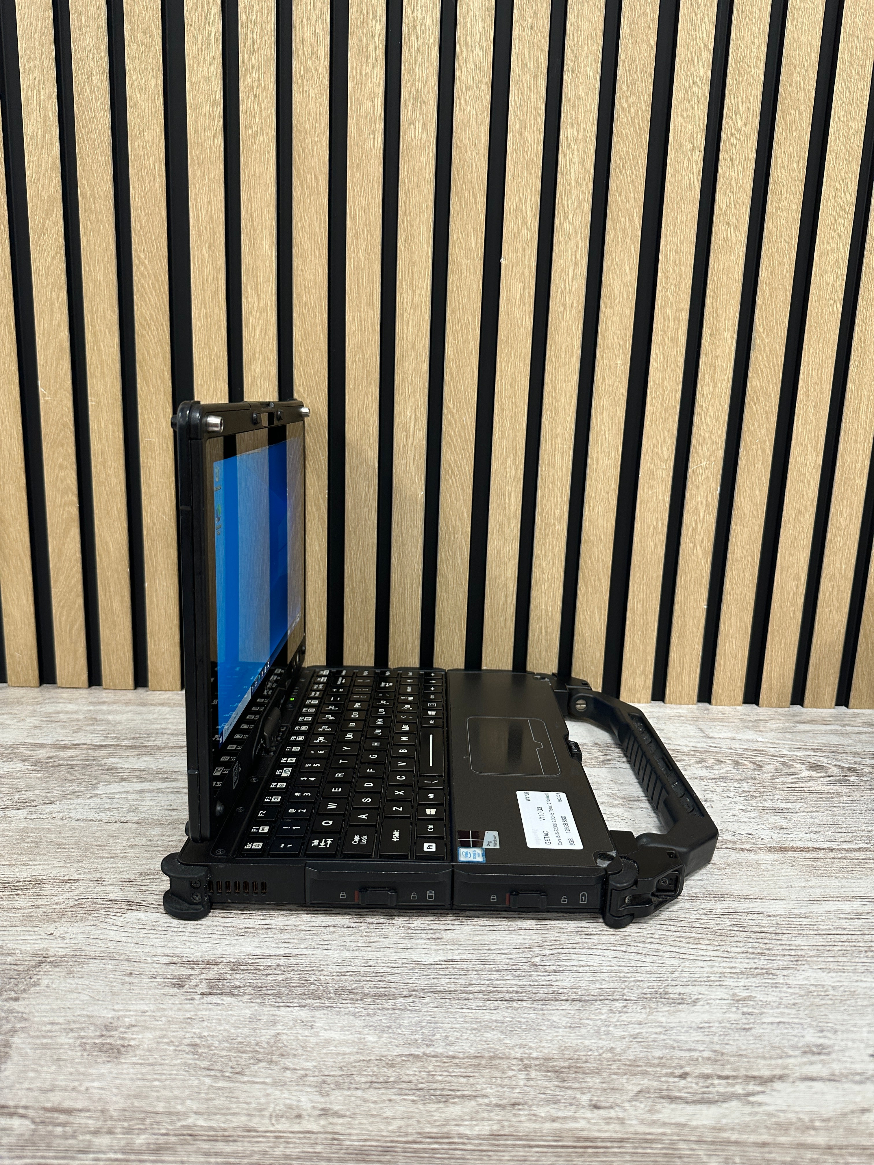 GETAC V110 G3 Core i5 i5-6200U 2.3GHz (Total: 2 núcleos) 8GB 128GB SSD 11.6" - Moyacell