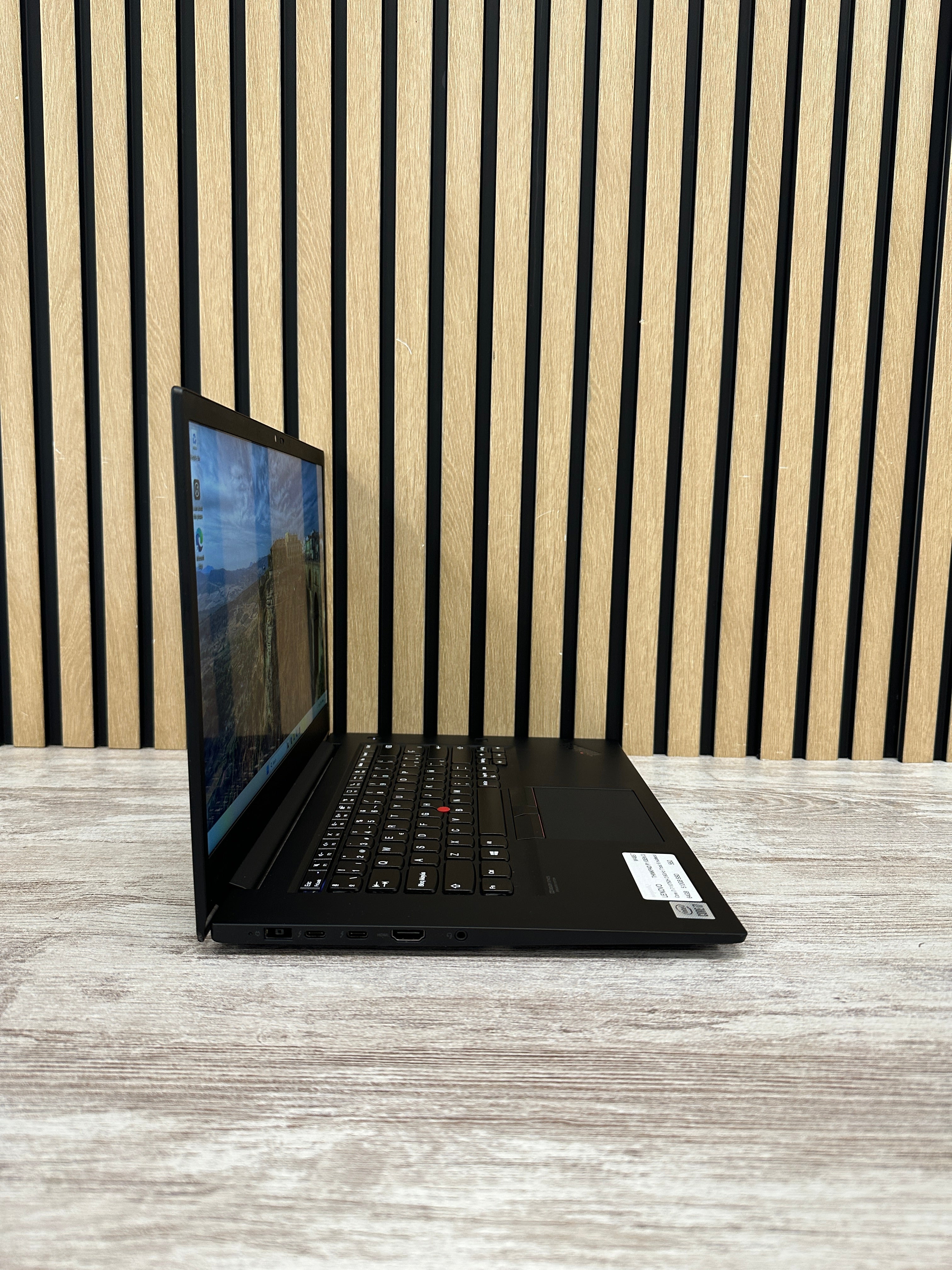 LENOVO THINKPAD P1 (GEN 3) i7 64GB 512GB SSD 15.6"