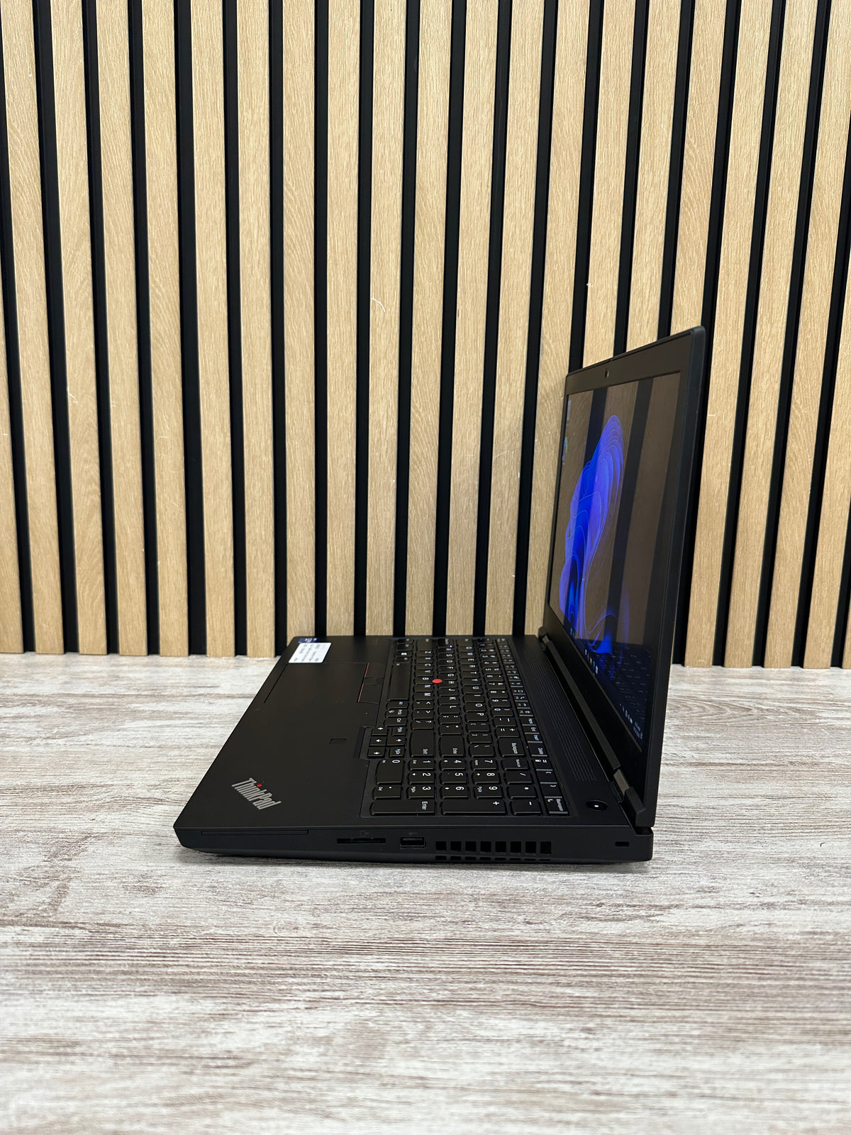 LENOVO THINKPAD P15 (Gen 2) i7 32GB 512GB SSD 15.6"