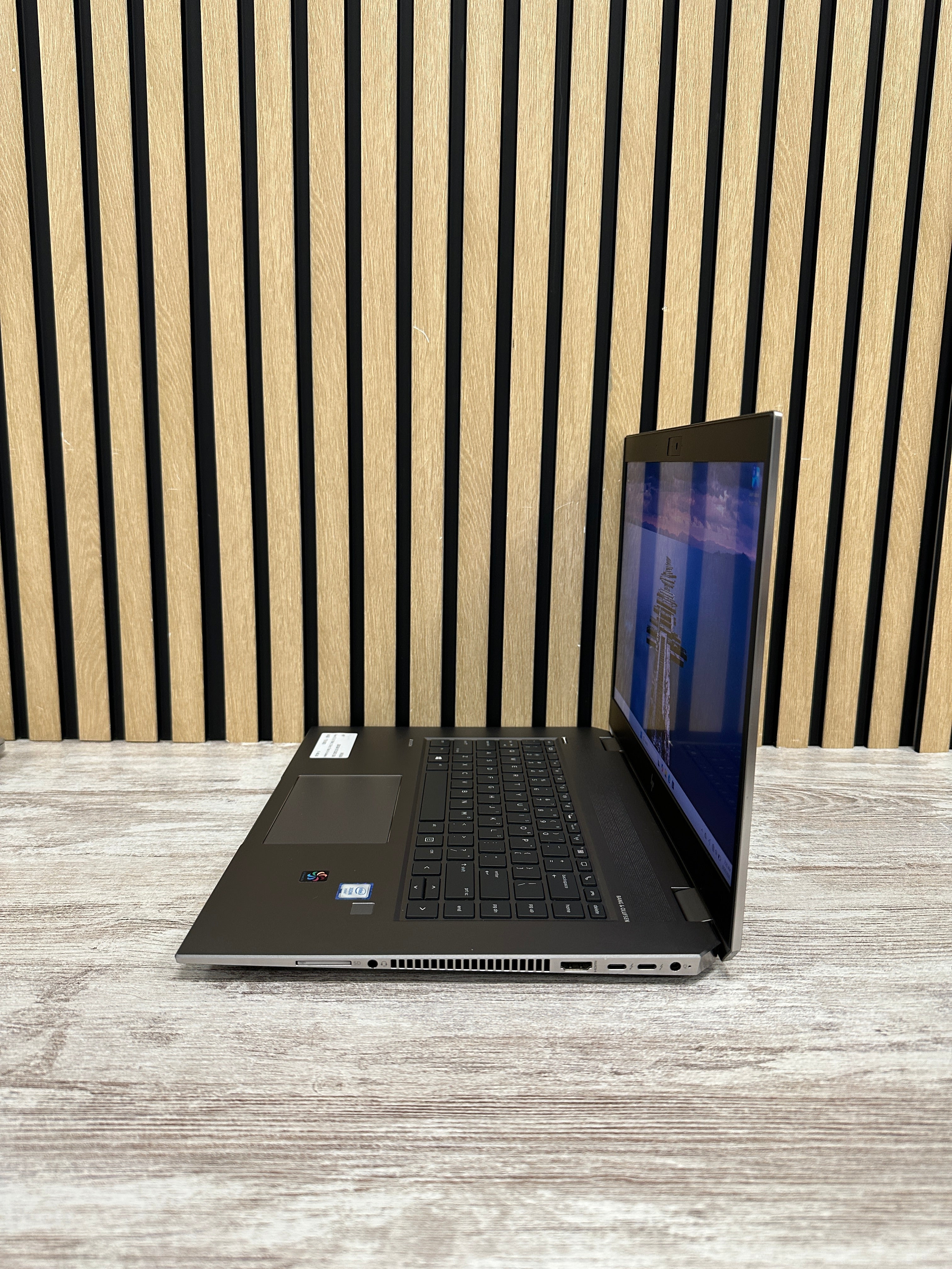 HP ZBOOK STUDIO (G5) Xeon E 64GB 1TB SSD 15.6"