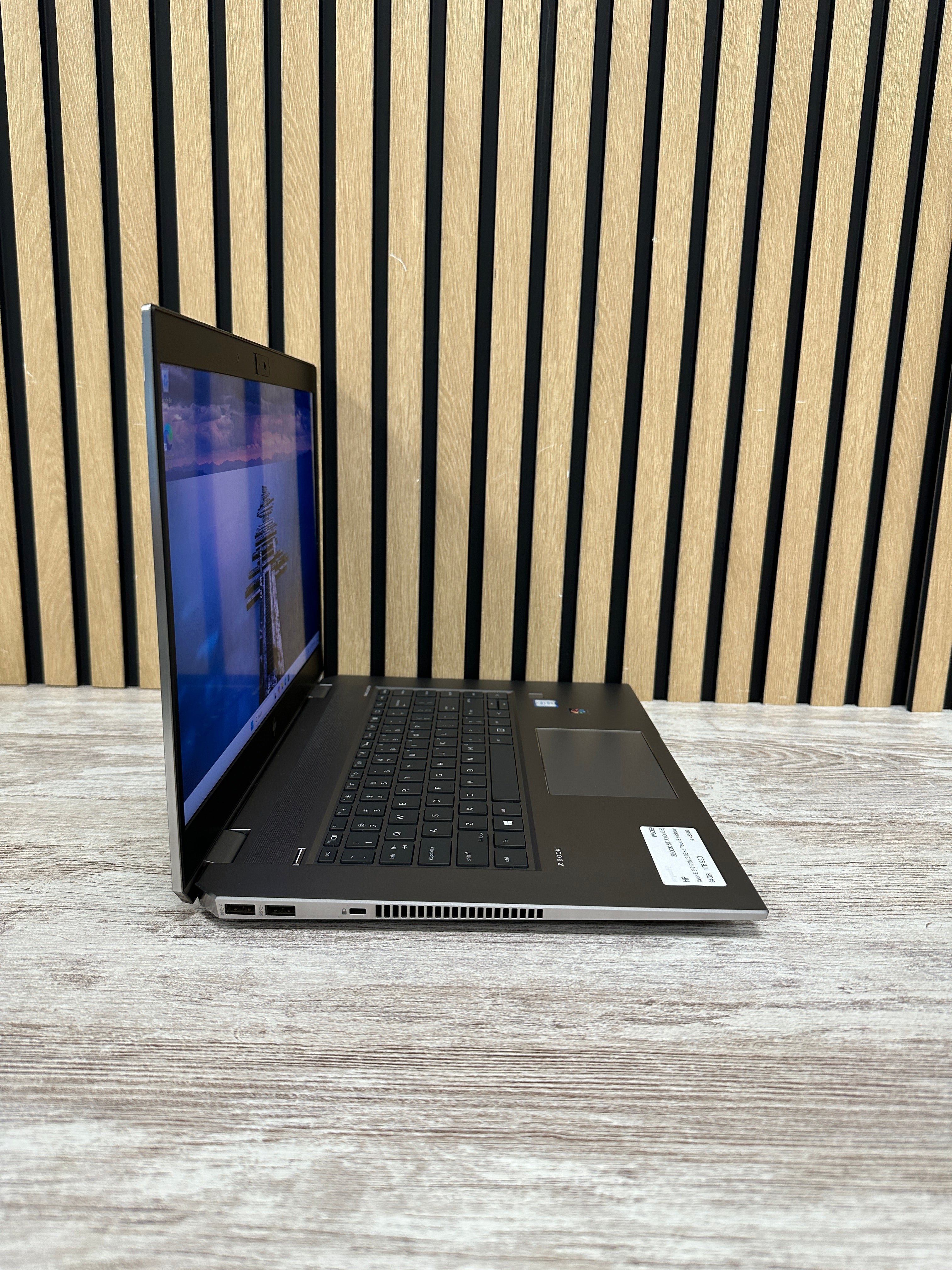 HP ZBOOK STUDIO (G5) Xeon E 64GB 1TB SSD 15.6"