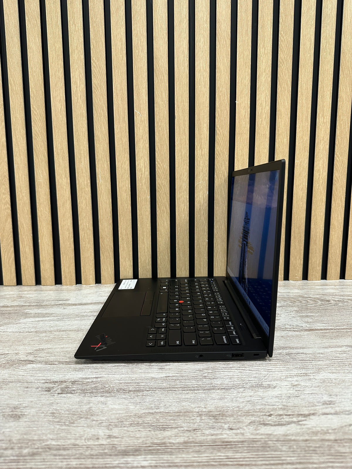 LENOVO THINKPAD X1 CARBON (9TH GEN) i7 16GB 512GB SSD 14" - Moyacell
